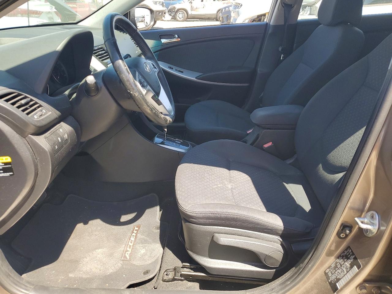 2012 Hyundai Accent Se Tan vin: KMHCU5AE1CU017665
