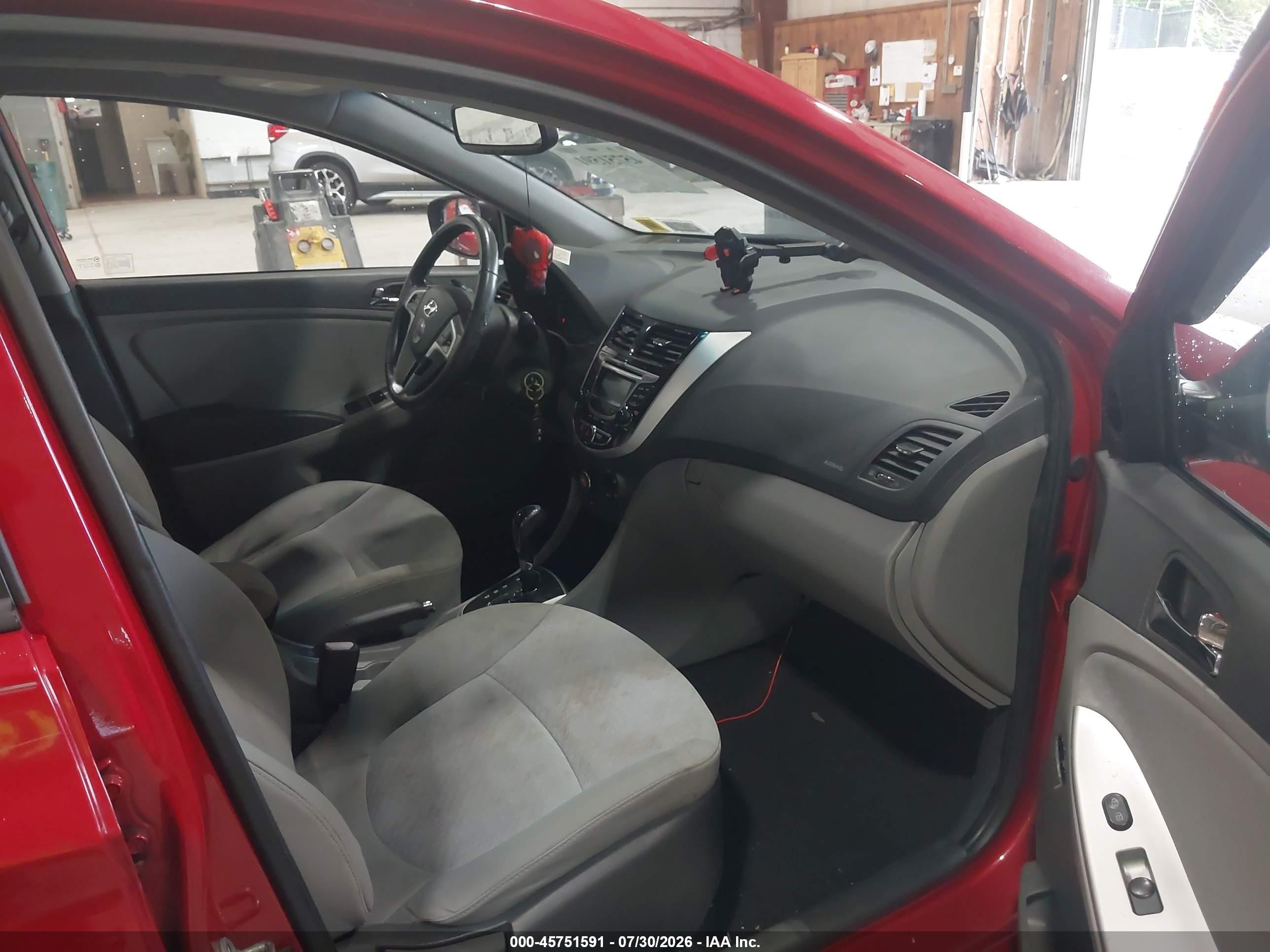 2012 Hyundai Accent Se Red vin: KMHCU5AE1CU018623