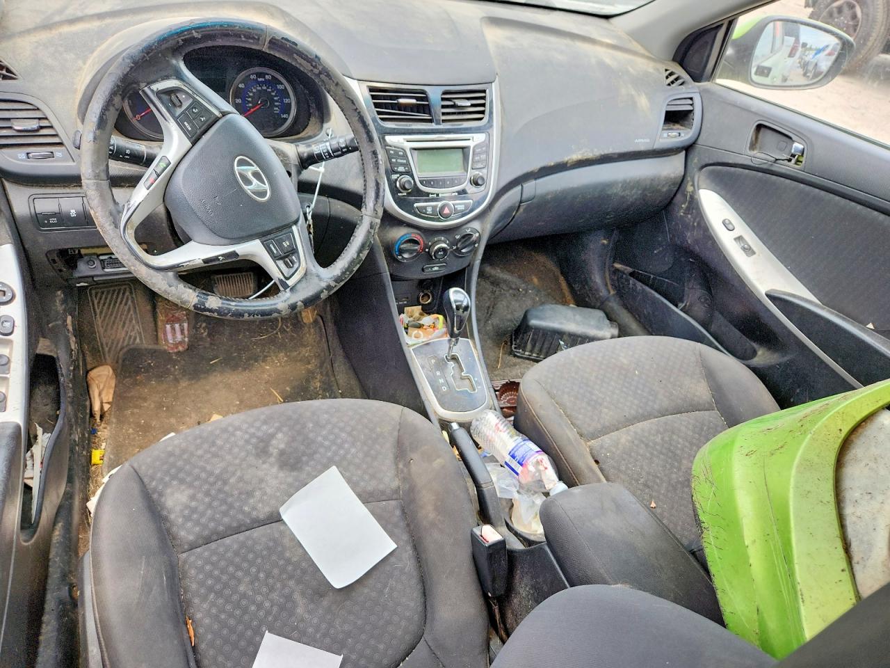 2012 Hyundai Accent Se Green vin: KMHCU5AE1CU023451