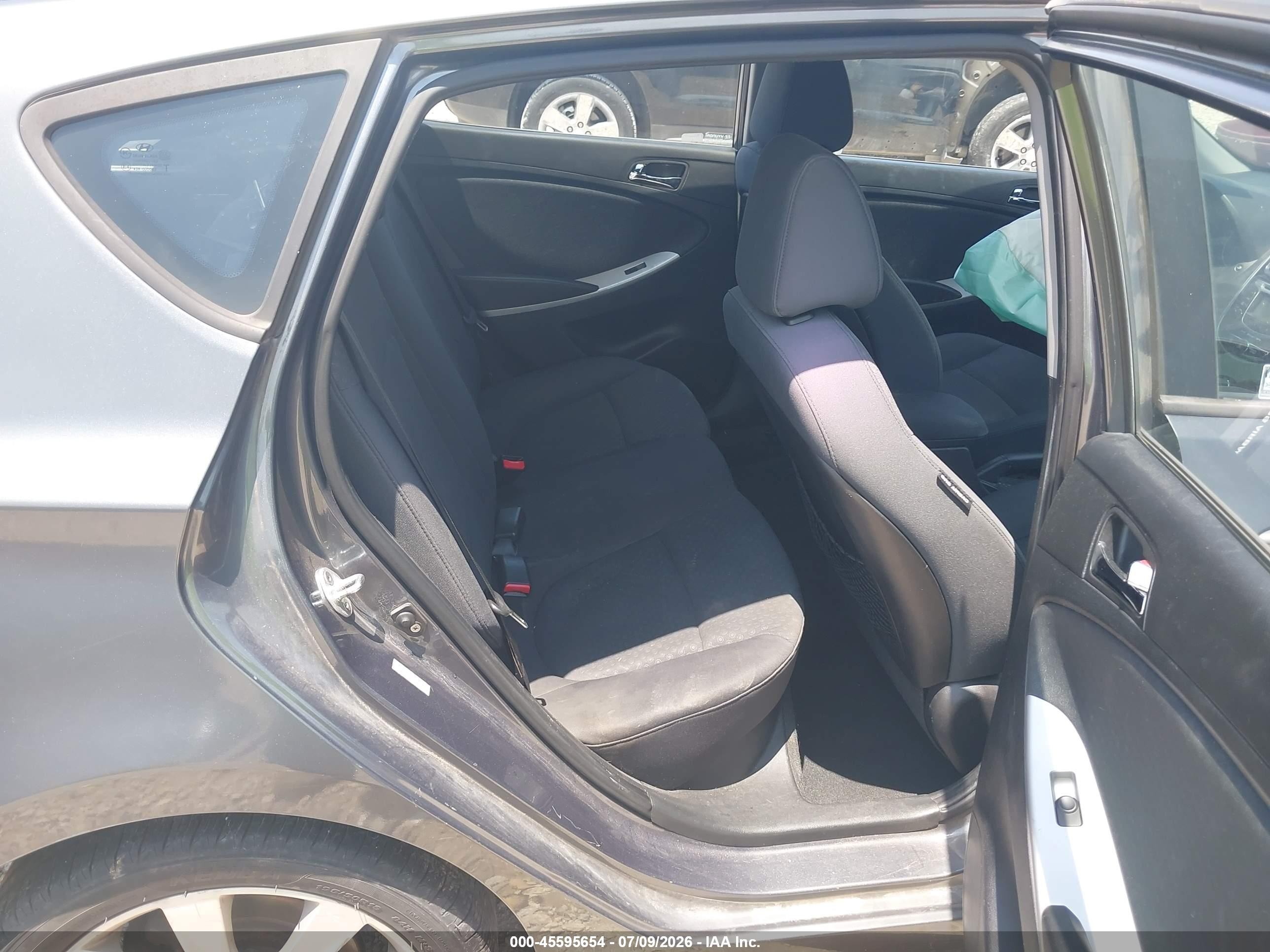 2012 Hyundai Accent Se Серый vin: KMHCU5AE1CU032960