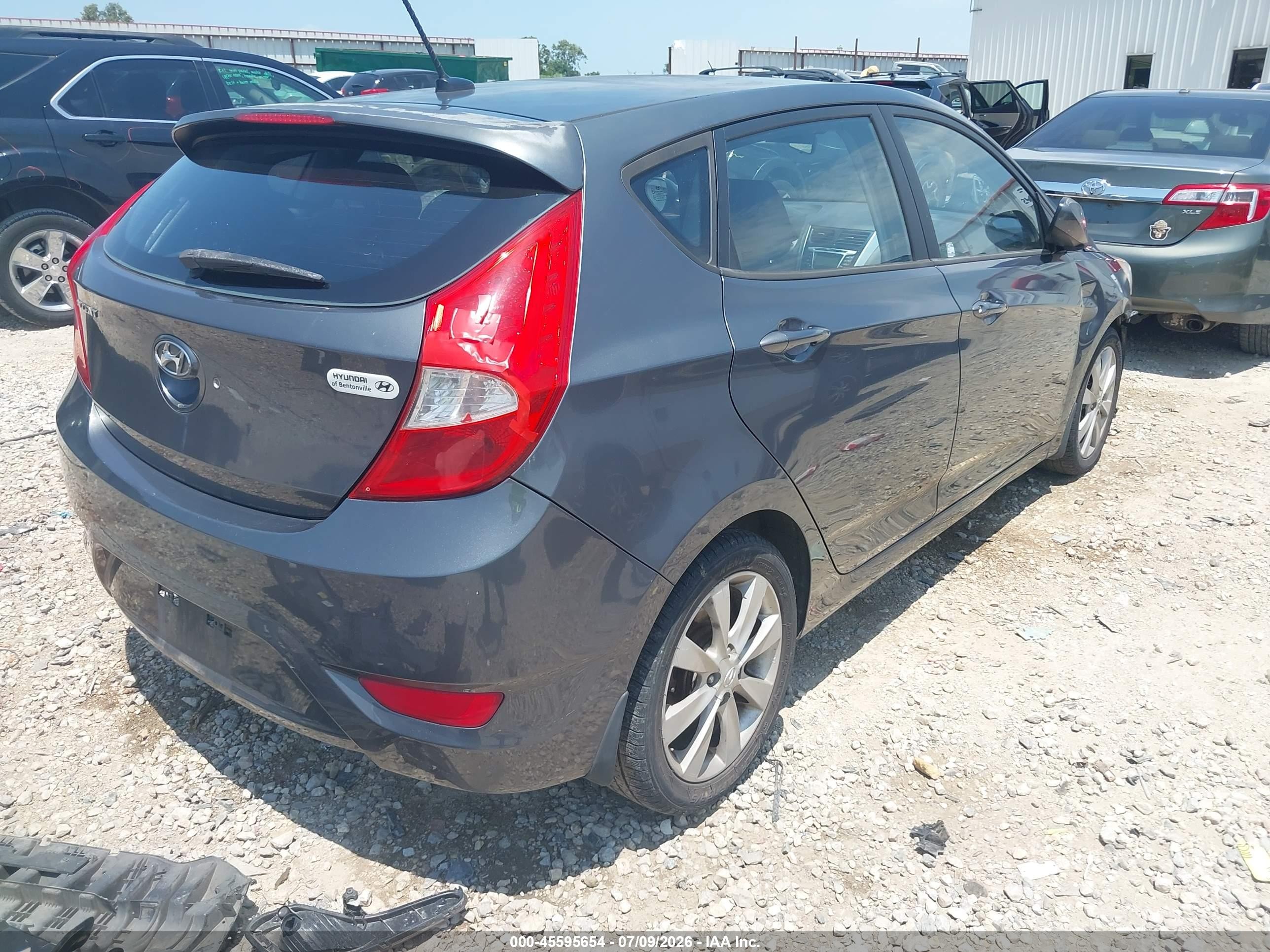 2012 Hyundai Accent Se Серый vin: KMHCU5AE1CU032960