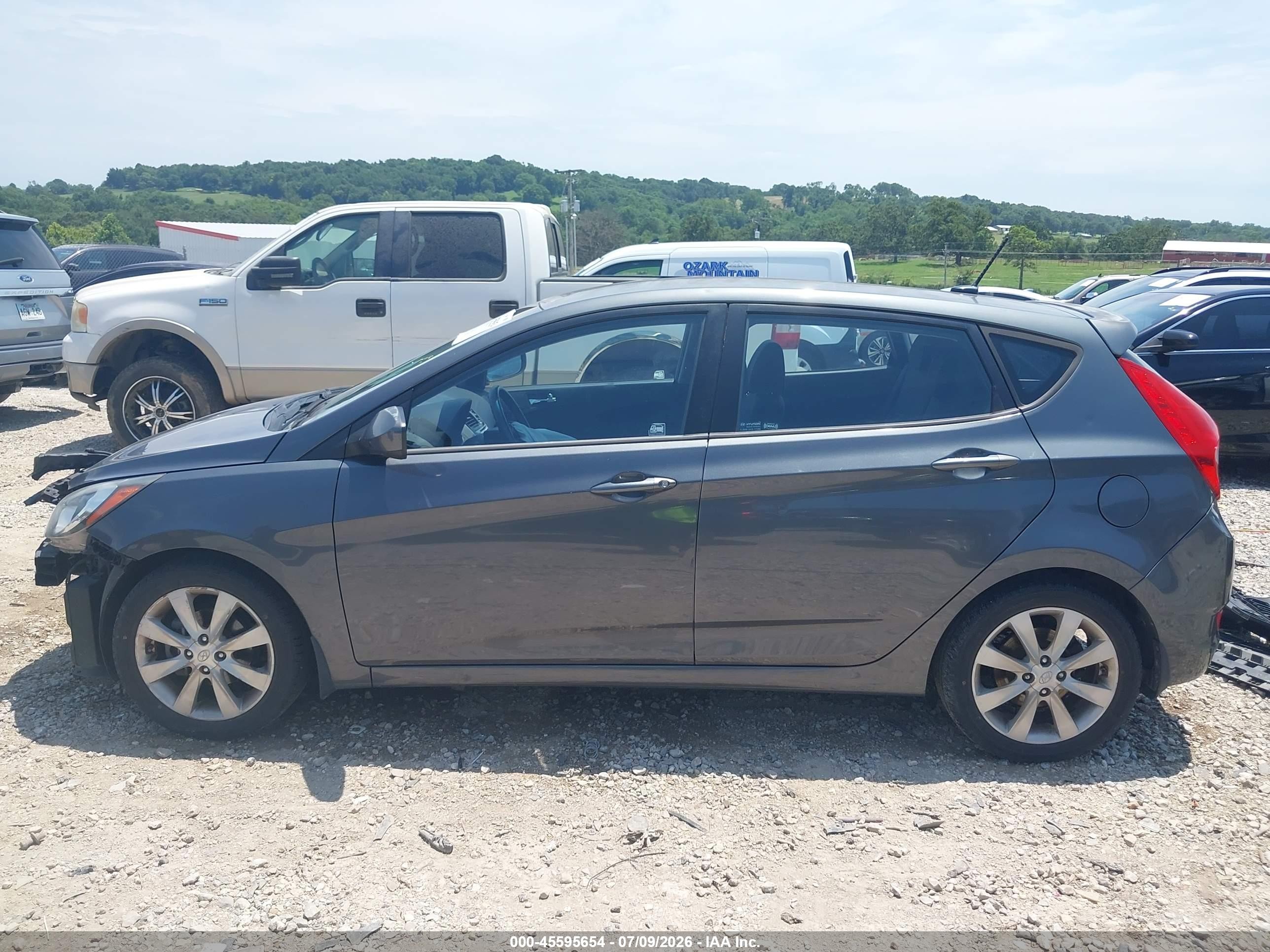 2012 Hyundai Accent Se Серый vin: KMHCU5AE1CU032960
