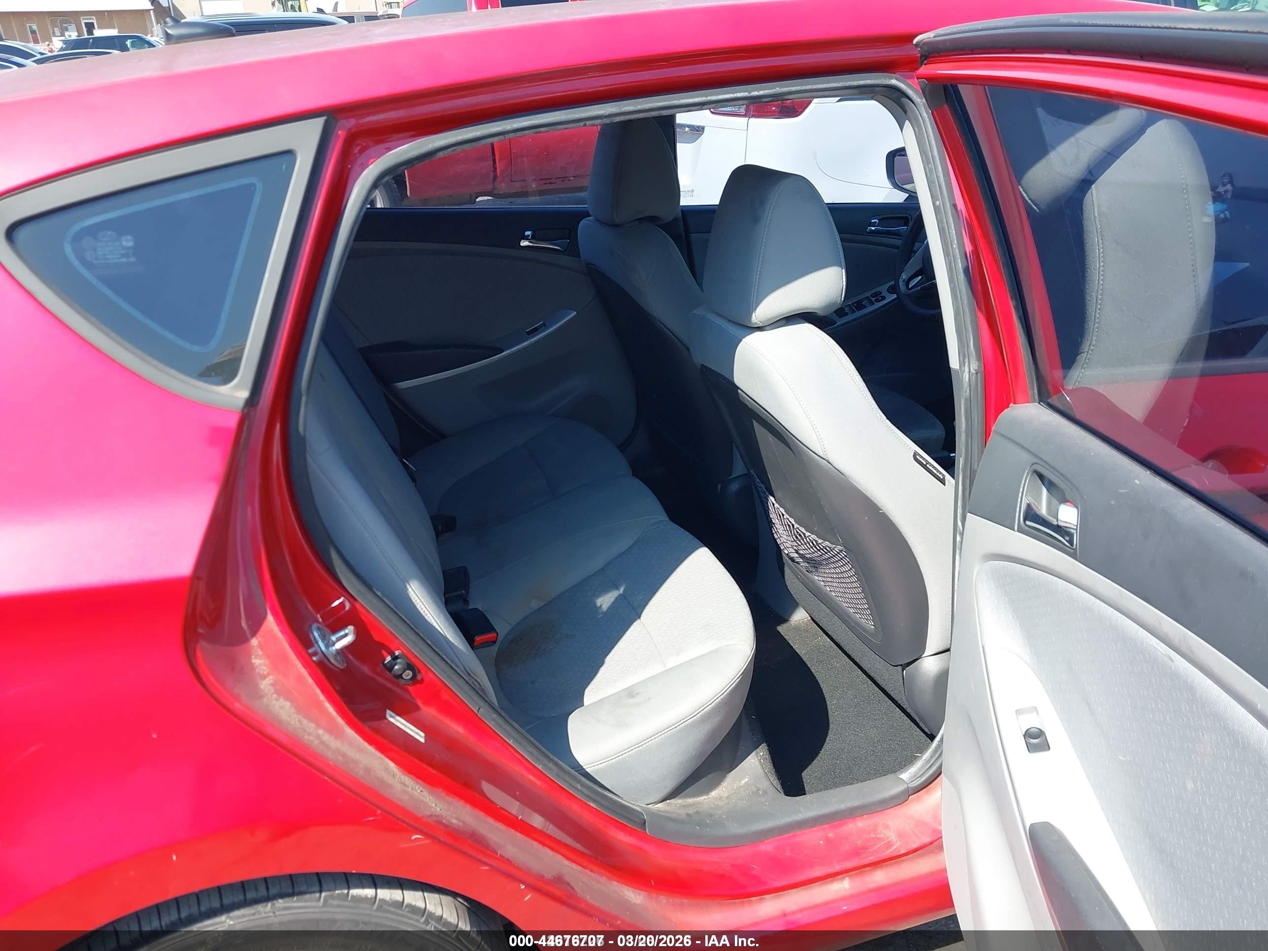 2012 Hyundai Accent Se Red vin: KMHCU5AE1CU038046