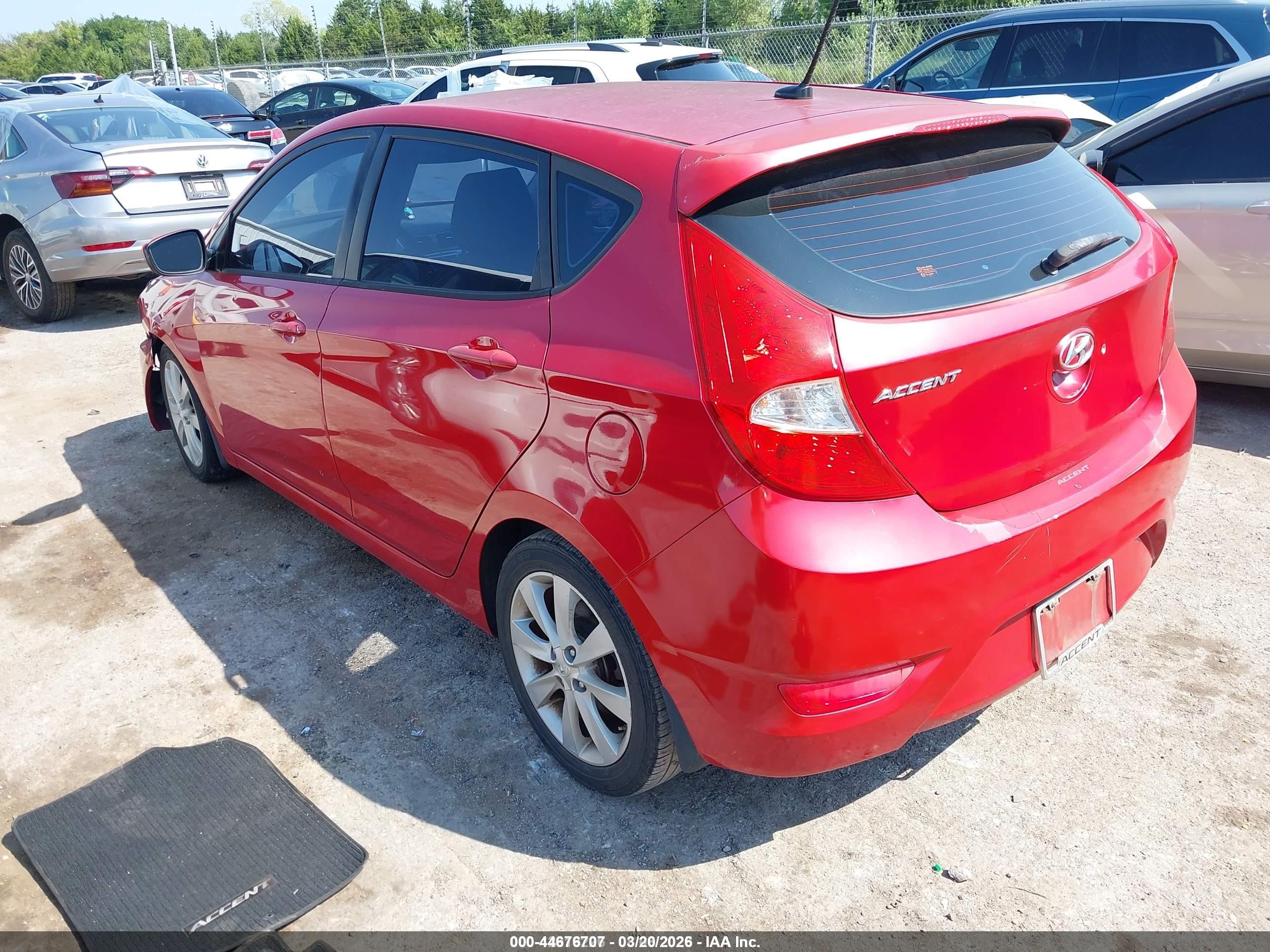 2012 Hyundai Accent Se Red vin: KMHCU5AE1CU038046