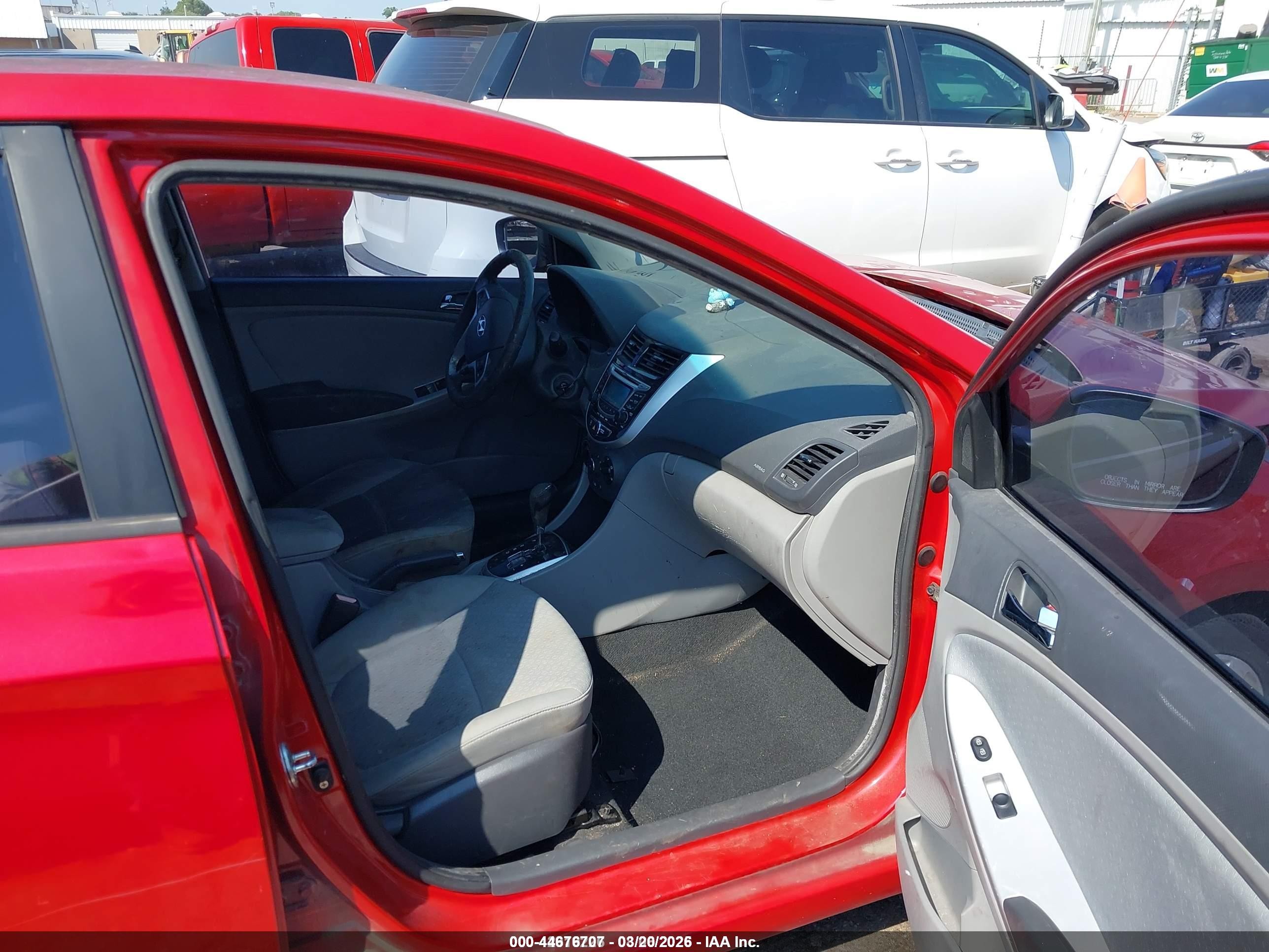 2012 Hyundai Accent Se Red vin: KMHCU5AE1CU038046