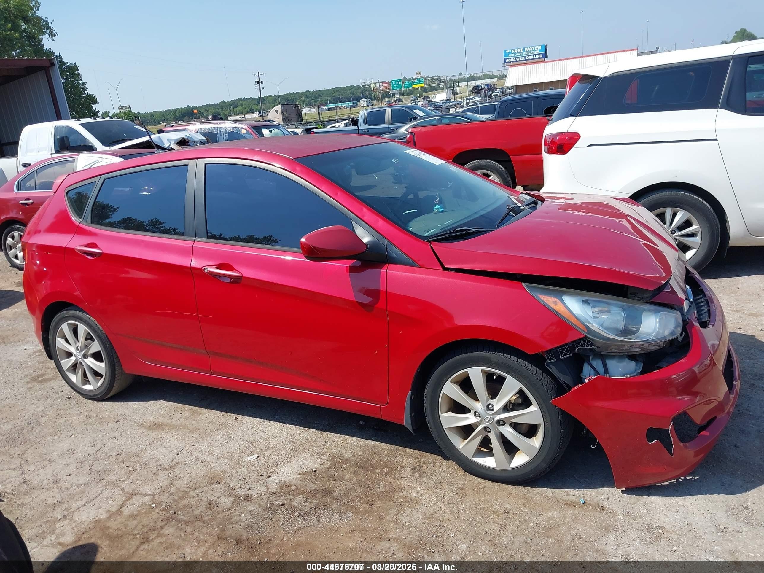 2012 Hyundai Accent Se Red vin: KMHCU5AE1CU038046