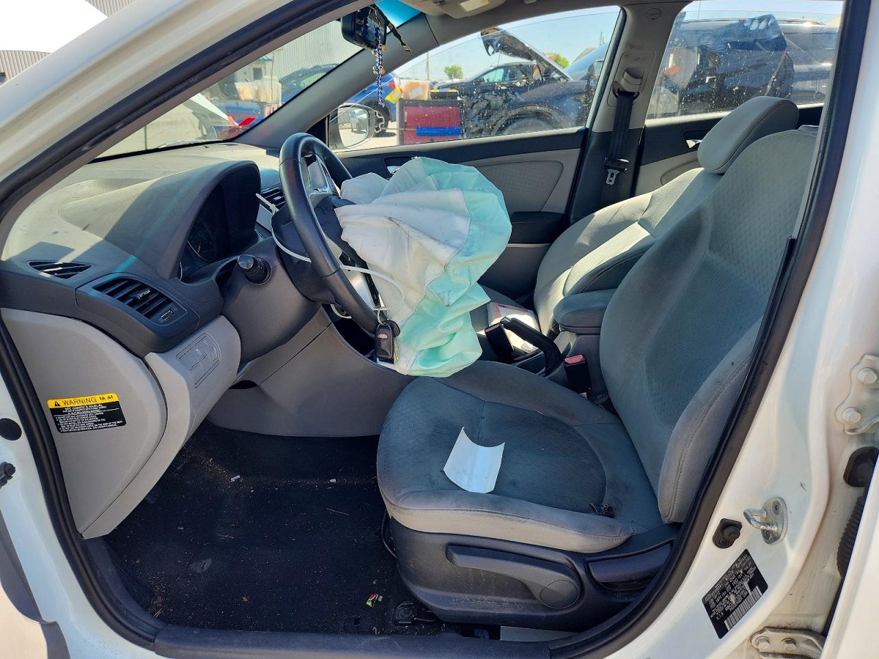 2013 Hyundai Accent Se White vin: KMHCU5AE1DU066785