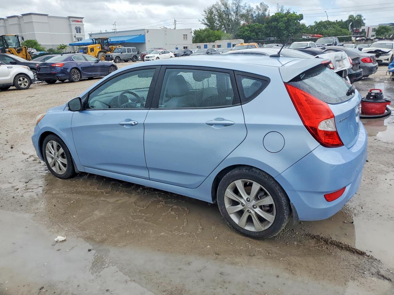 2013 Hyundai Accent Se Blue vin: KMHCU5AE1DU077995