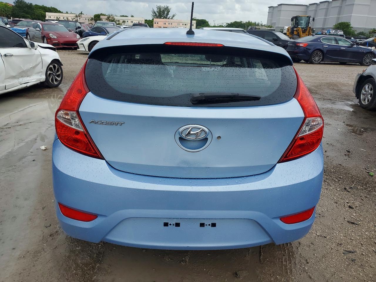 2013 Hyundai Accent Se Blue vin: KMHCU5AE1DU077995