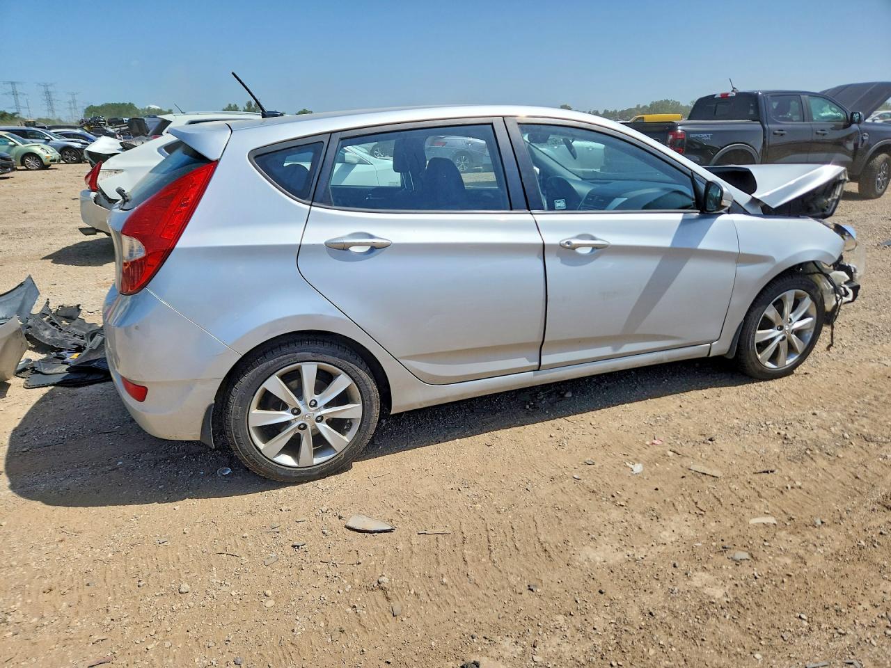 2013 Hyundai Accent Se Серебряный vin: KMHCU5AE1DU093159