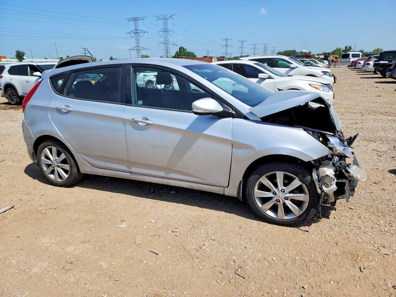 2013 Hyundai Accent Se Серебряный vin: KMHCU5AE1DU093159