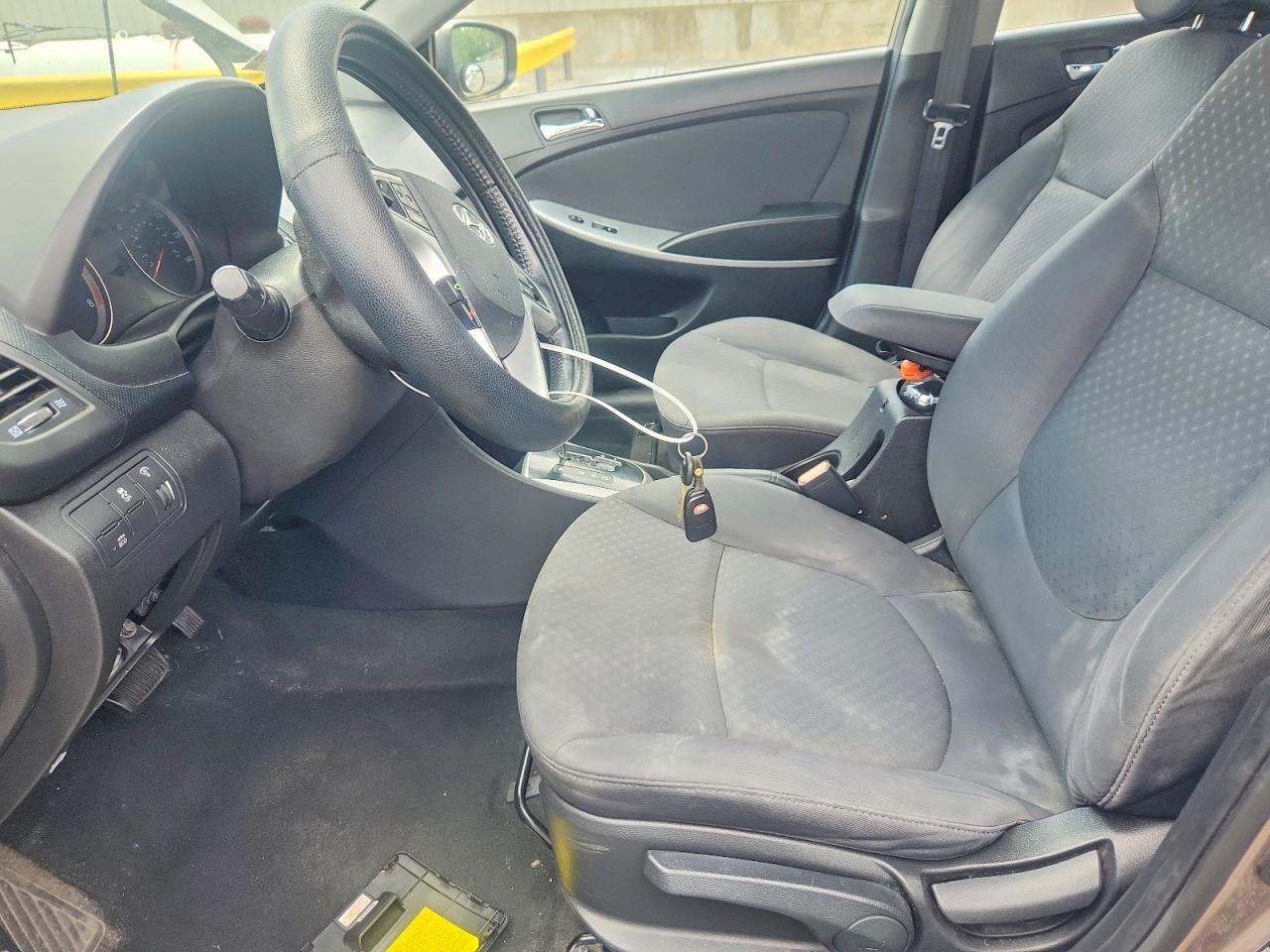 2013 Hyundai Accent Se Желто-коричневый vin: KMHCU5AE1DU104077