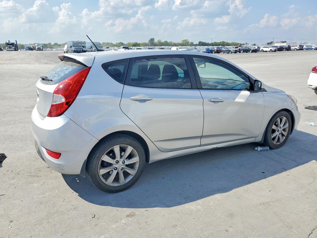 2013 Hyundai Accent Se Silver vin: KMHCU5AE1DU132316
