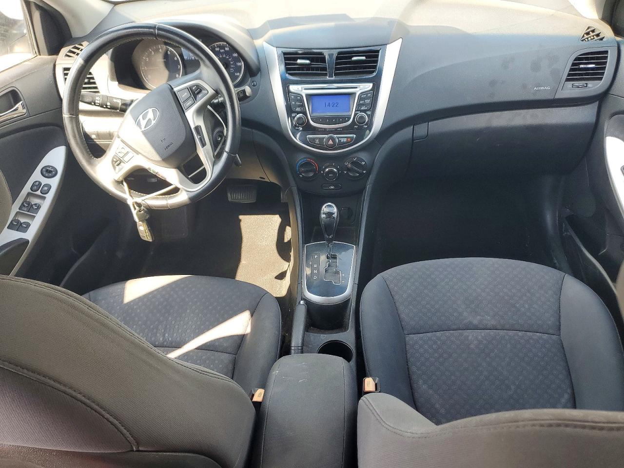 2013 Hyundai Accent Se Silver vin: KMHCU5AE1DU132316