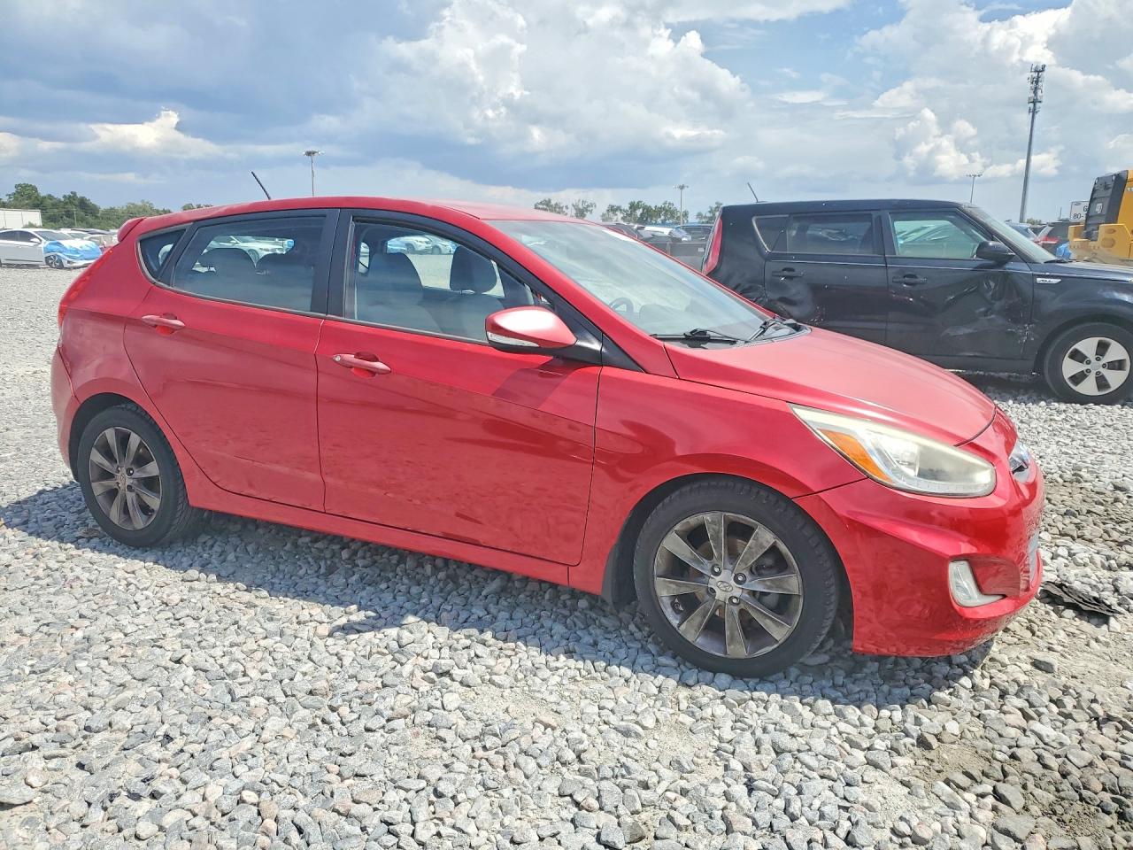 2014 Hyundai Accent Se Red vin: KMHCU5AE1EU178696