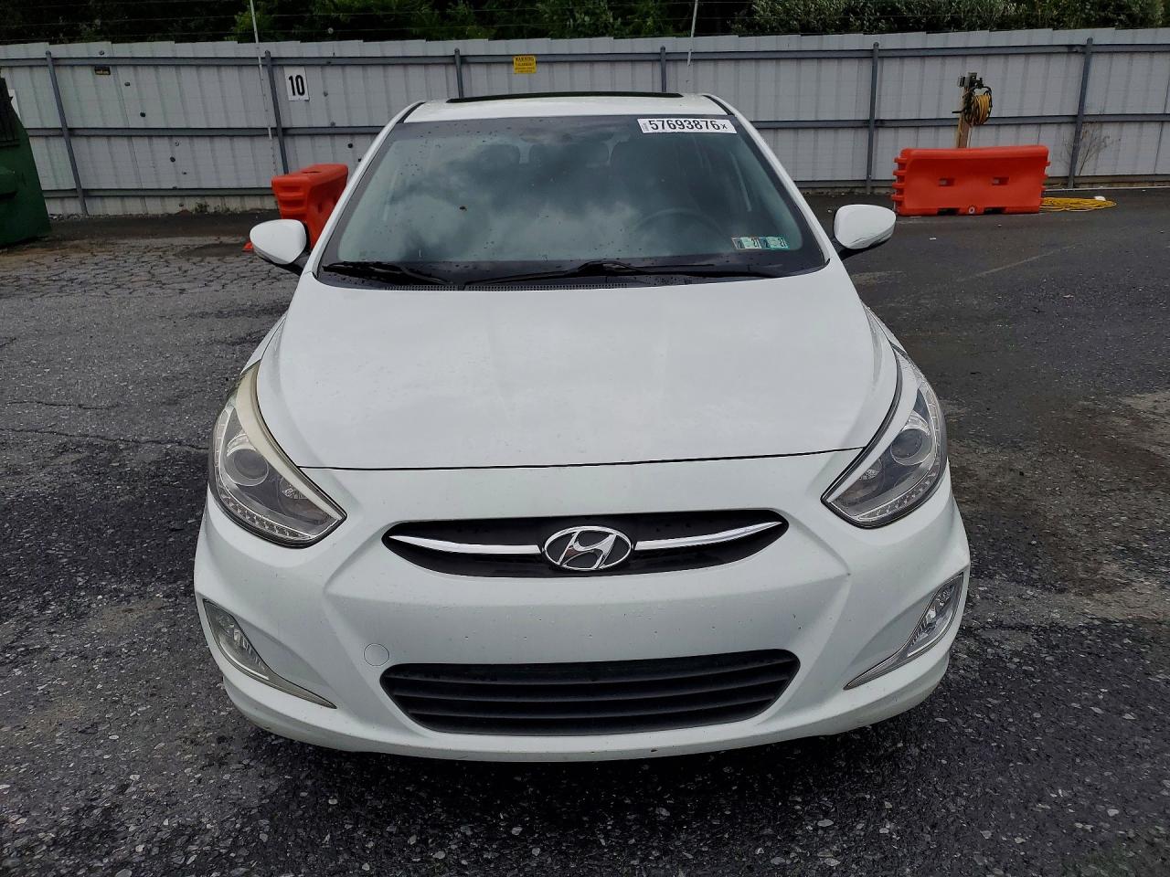 2015 Hyundai Accent Sport White vin: KMHCU5AE1FU220169