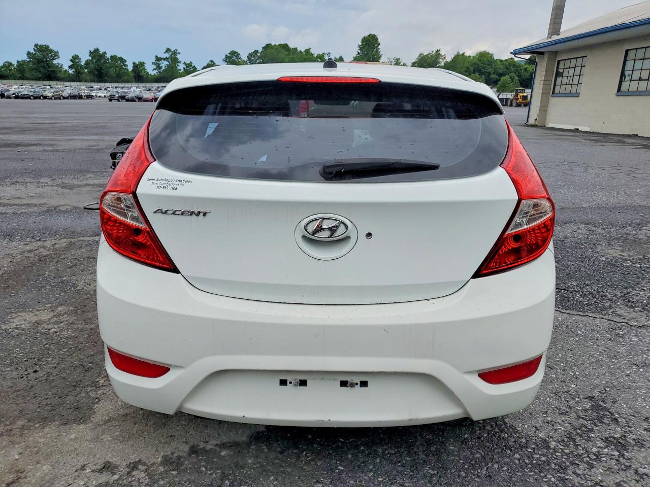2015 Hyundai Accent Sport White vin: KMHCU5AE1FU220169