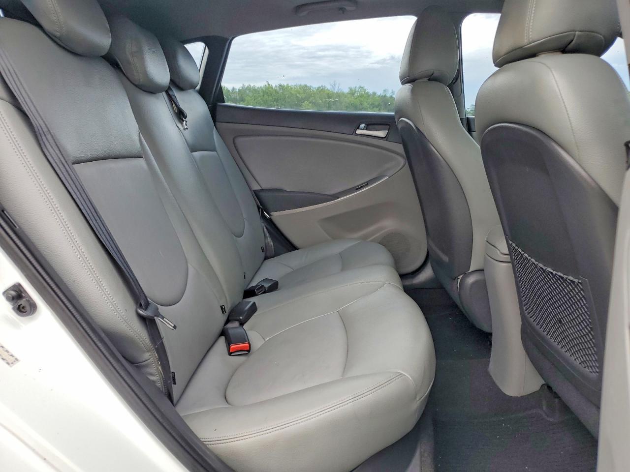 2015 Hyundai Accent Sport White vin: KMHCU5AE1FU220169