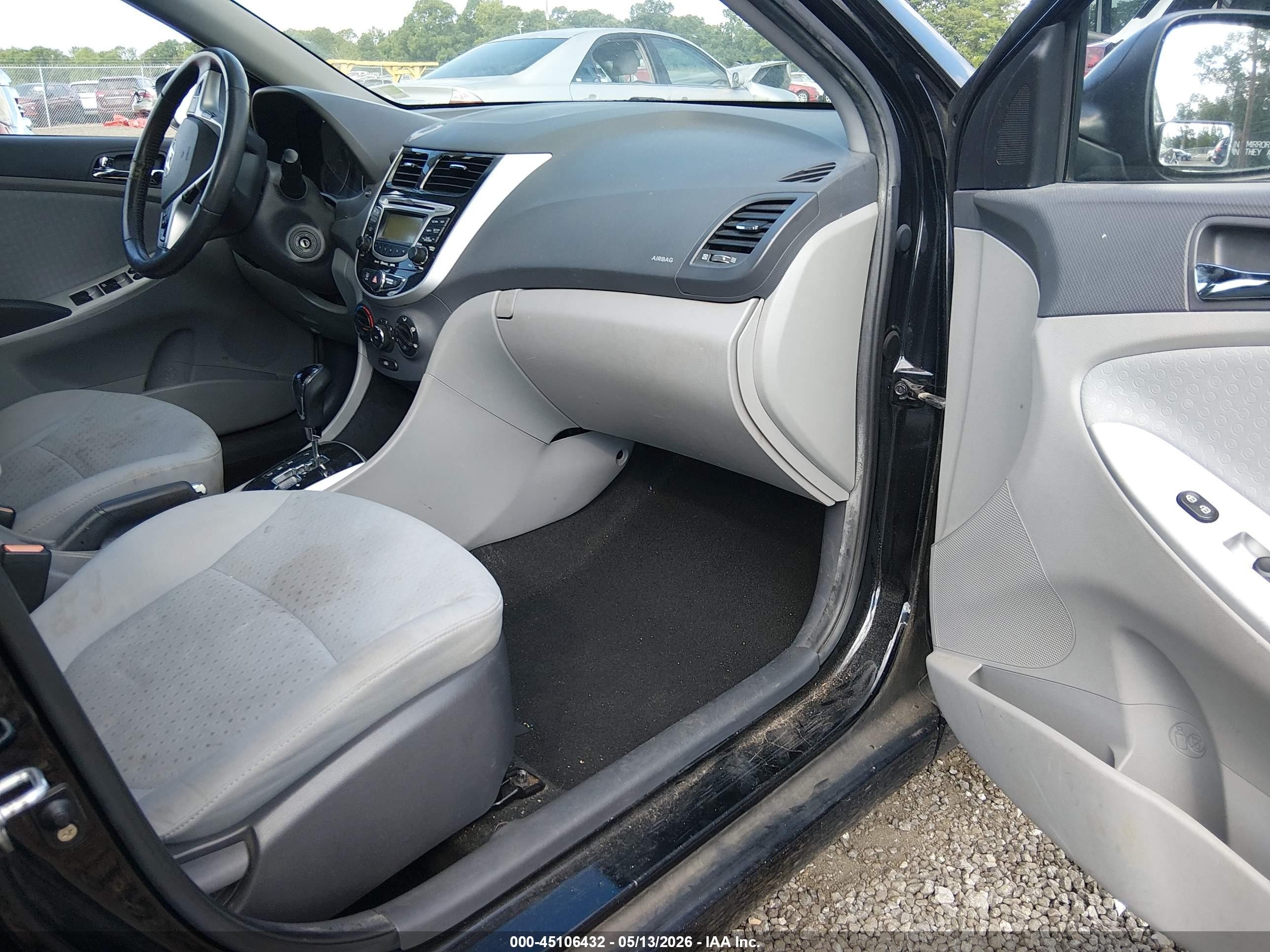 2012 Hyundai Accent Se Black vin: KMHCU5AE2CU005024