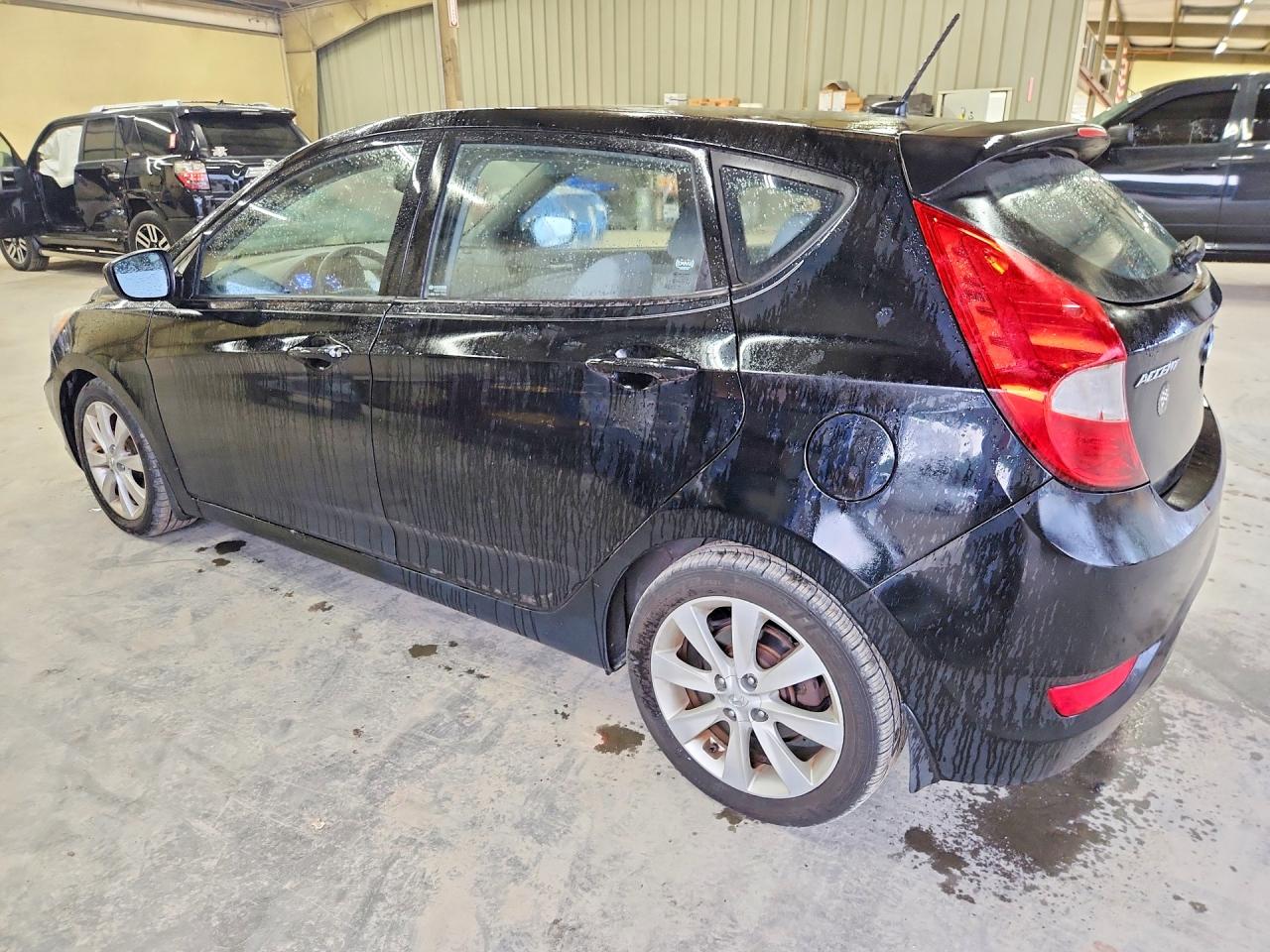 2012 Hyundai Accent Se Black vin: KMHCU5AE2CU031493