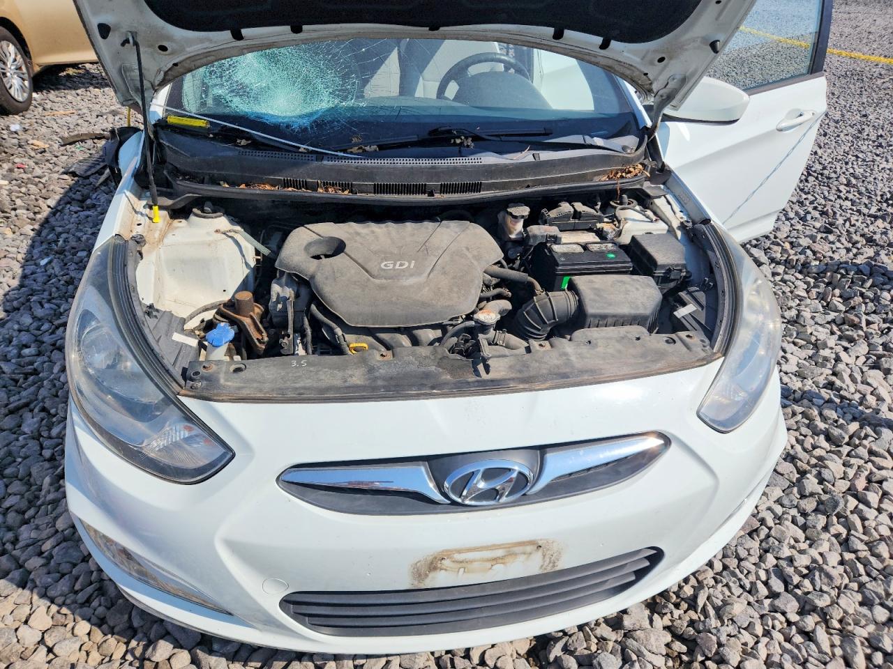 2012 Hyundai Accent Se White vin: KMHCU5AE2CU049282