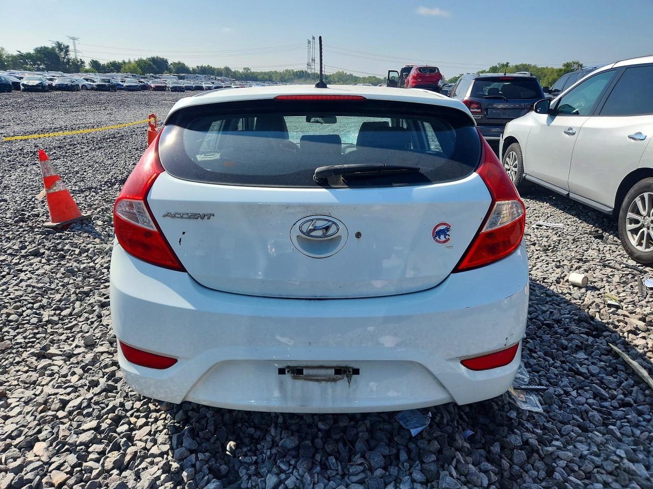 2012 Hyundai Accent Se White vin: KMHCU5AE2CU049282
