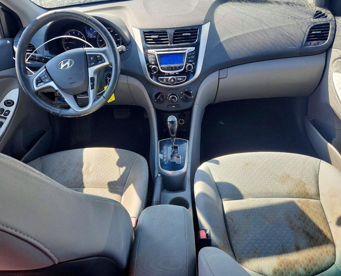 2012 Hyundai Accent Se White vin: KMHCU5AE2CU049282