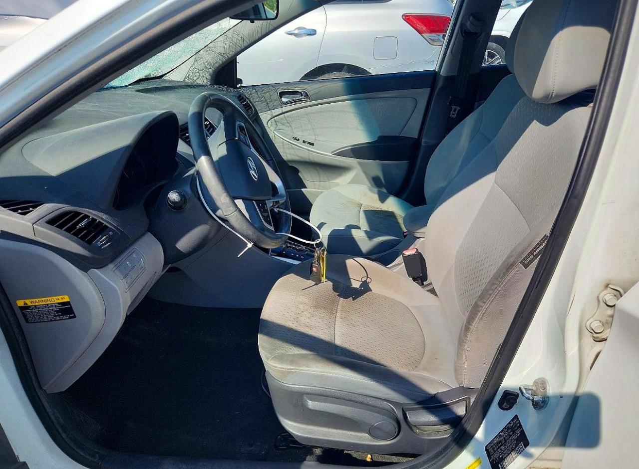 2012 Hyundai Accent Se White vin: KMHCU5AE2CU049282