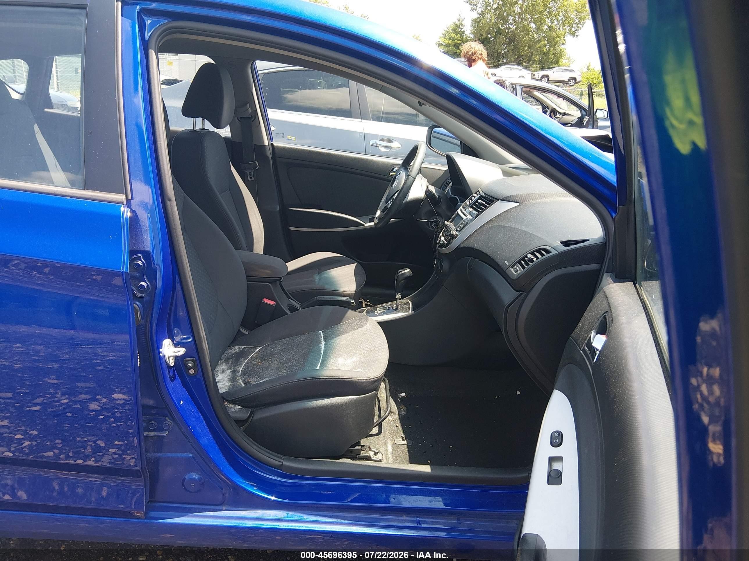 2012 Hyundai Accent Se Blue vin: KMHCU5AE2CU050447