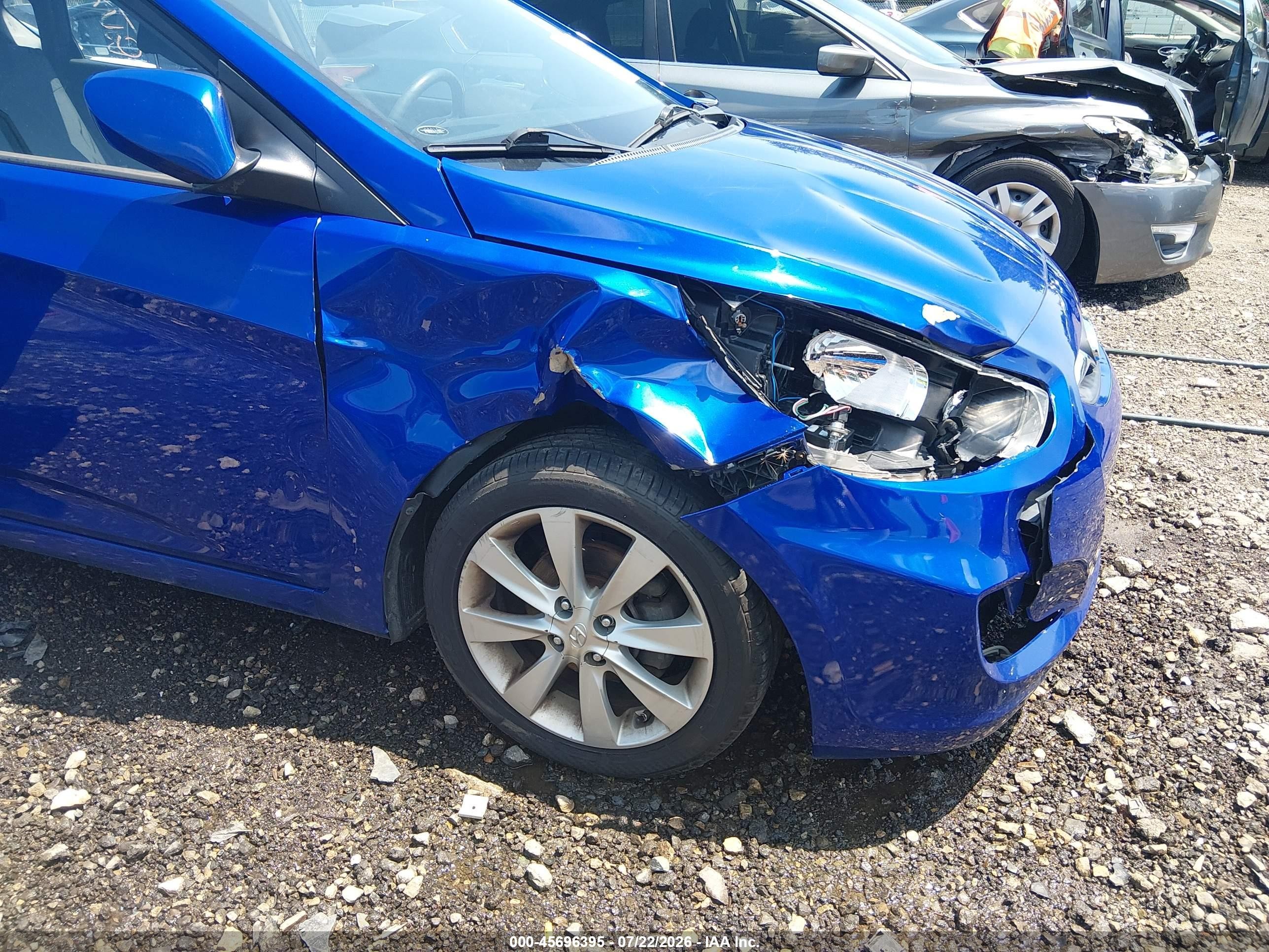 2012 Hyundai Accent Se Blue vin: KMHCU5AE2CU050447