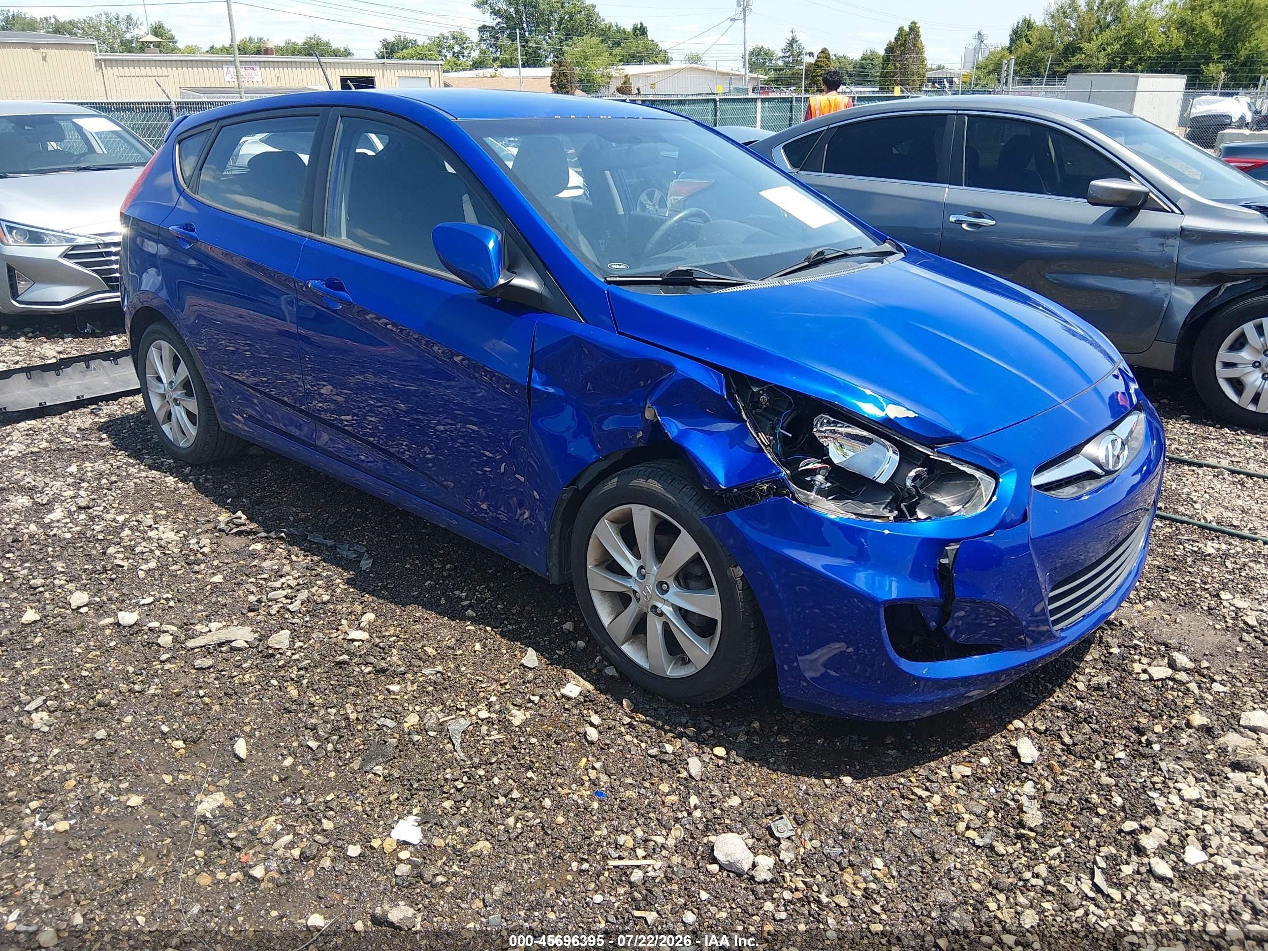 2012 Hyundai Accent Se Blue vin: KMHCU5AE2CU050447