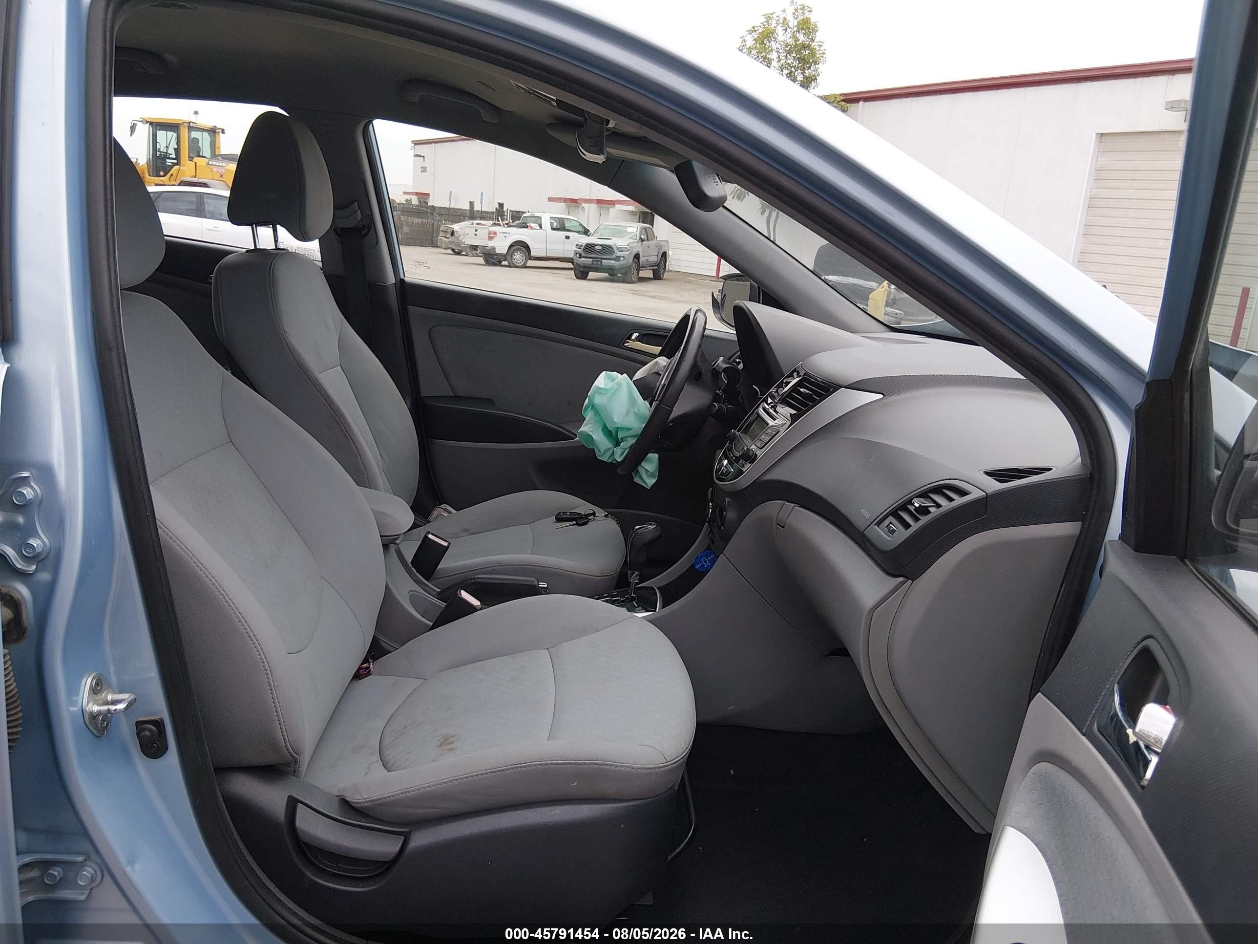 2013 Hyundai Accent Se Синий vin: KMHCU5AE2DU065659