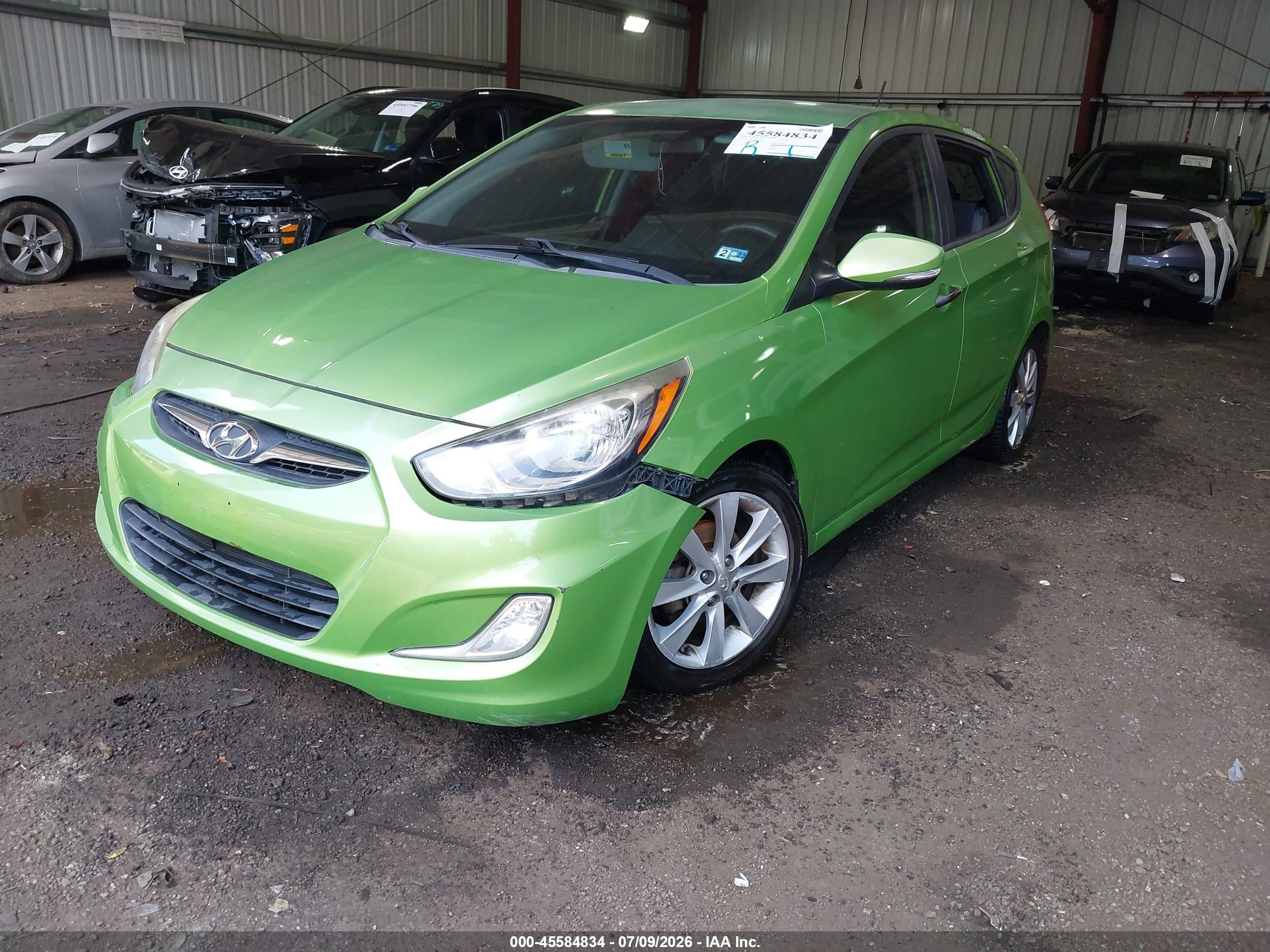 2013 Hyundai Accent Se Green vin: KMHCU5AE2DU074684