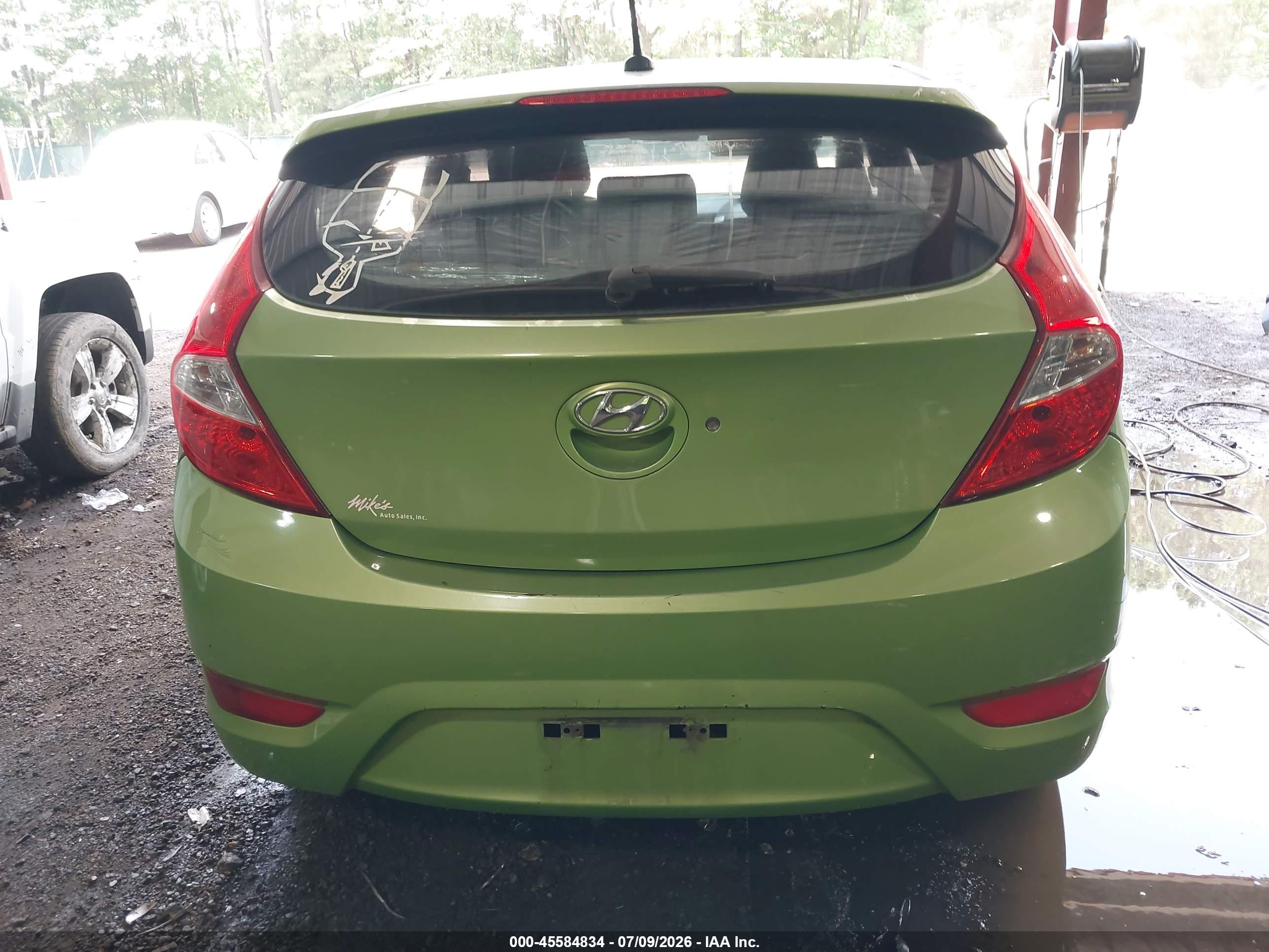 2013 Hyundai Accent Se Green vin: KMHCU5AE2DU074684