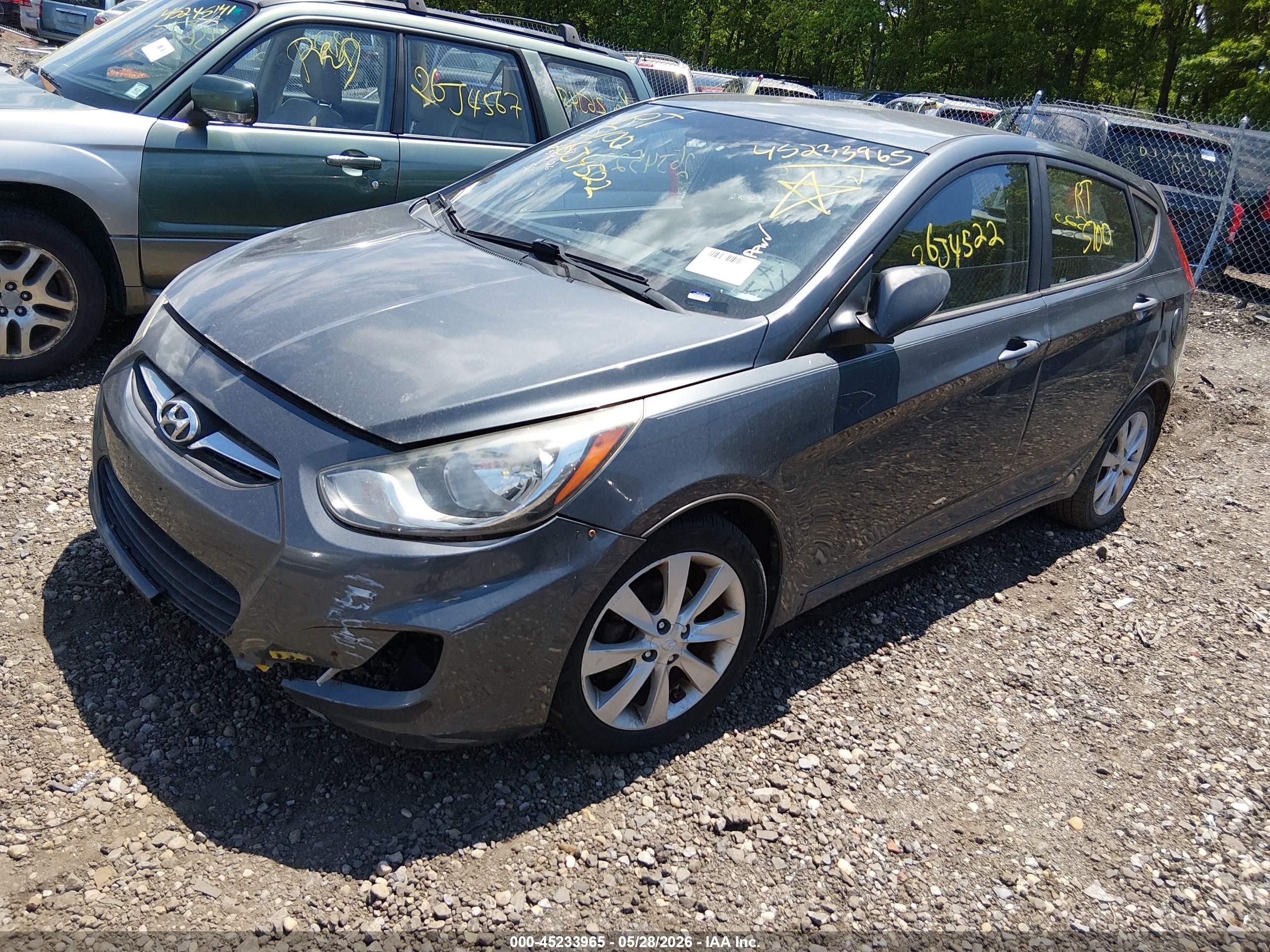 2013 Hyundai Accent Se Gray vin: KMHCU5AE2DU097950