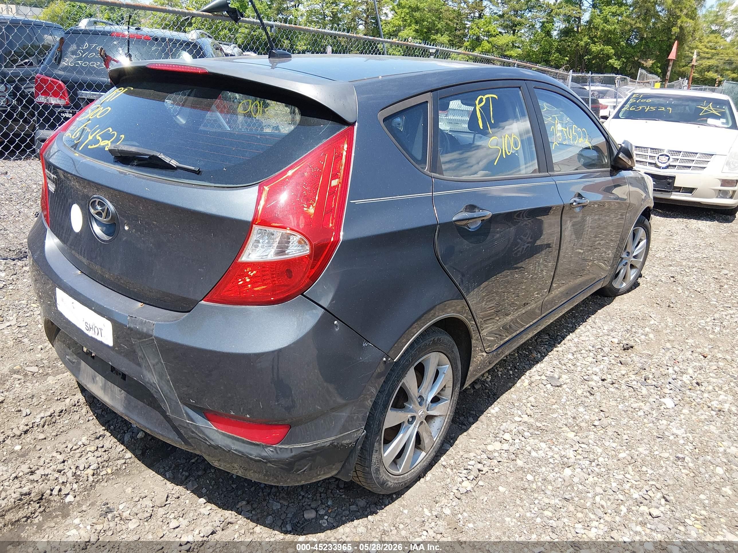2013 Hyundai Accent Se Gray vin: KMHCU5AE2DU097950