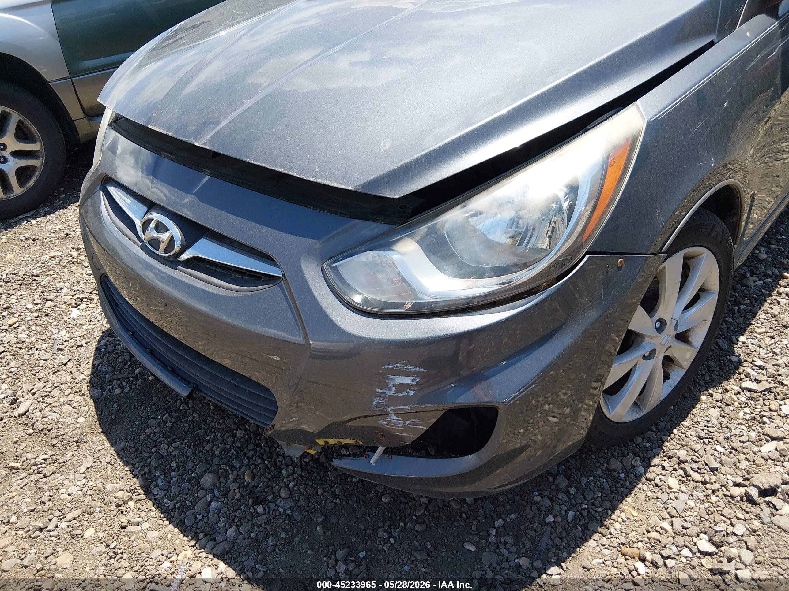 2013 Hyundai Accent Se Gray vin: KMHCU5AE2DU097950