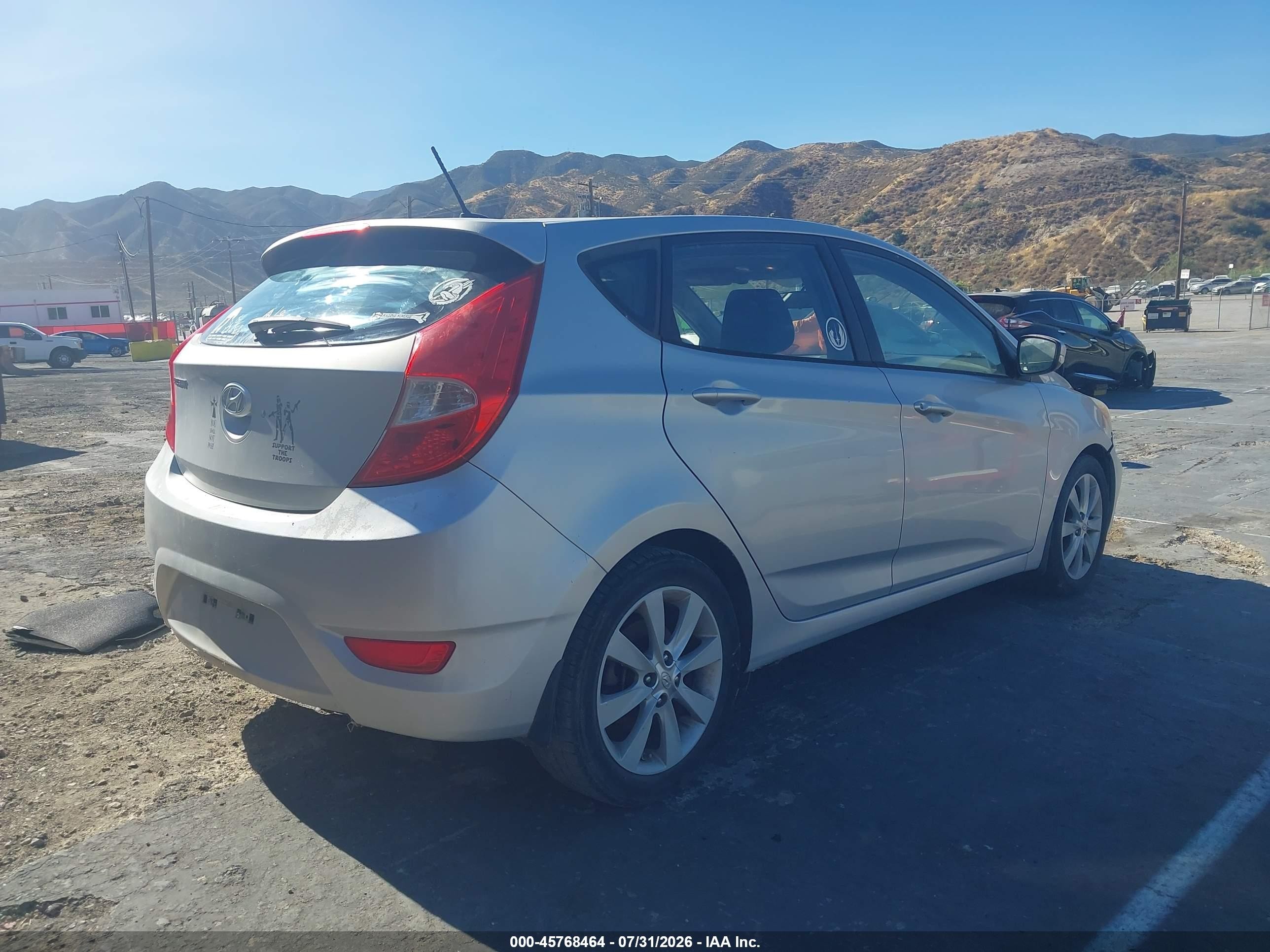 2014 Hyundai Accent Se Silver vin: KMHCU5AE2EU141981