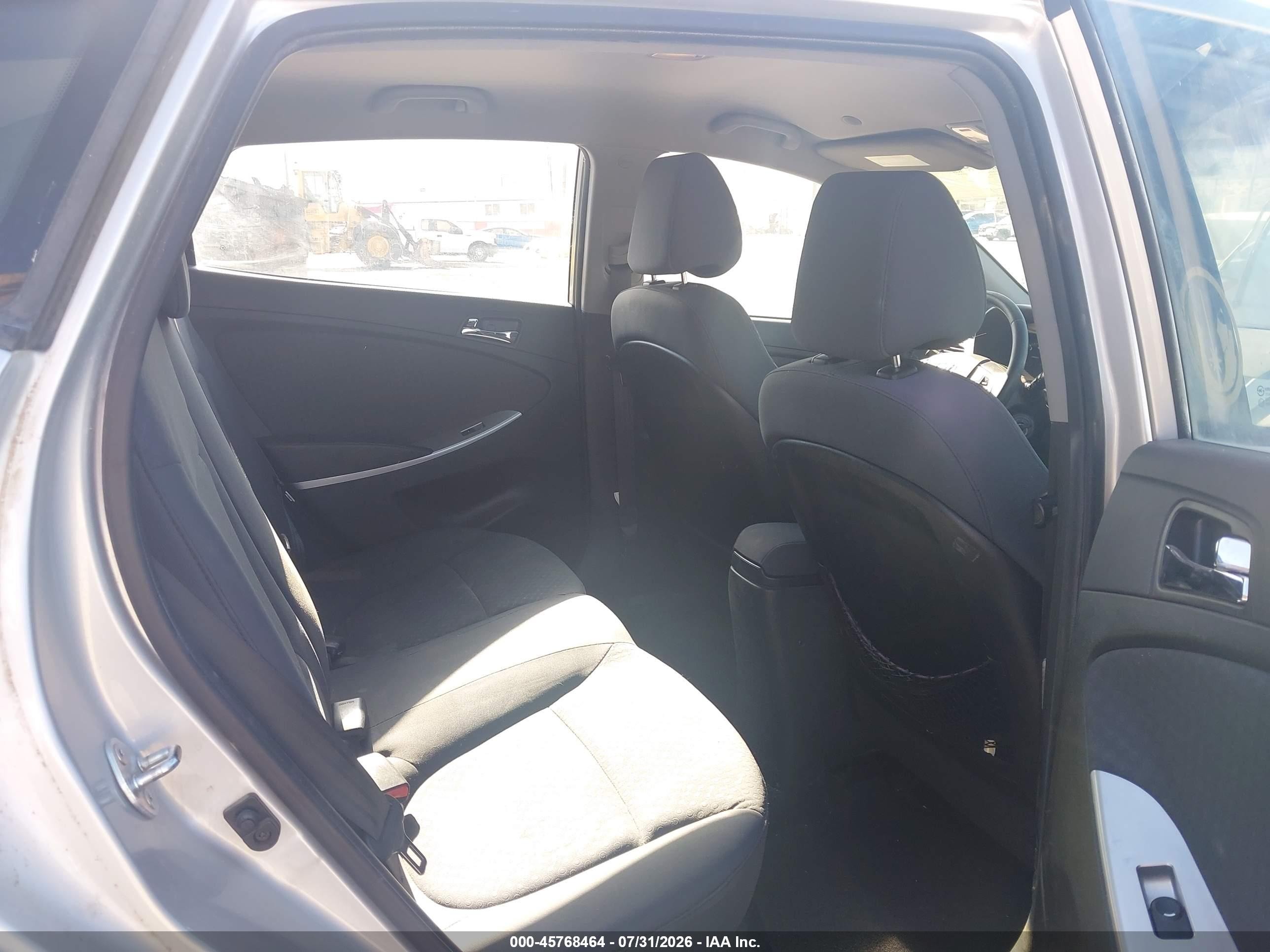 2014 Hyundai Accent Se Silver vin: KMHCU5AE2EU141981