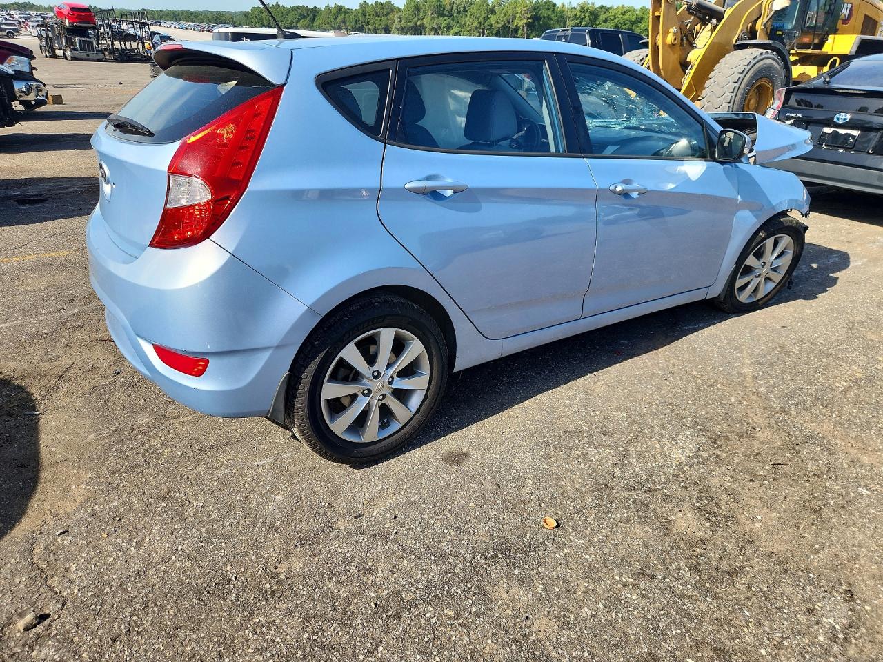 2014 Hyundai Accent Se Blue vin: KMHCU5AE2EU151443