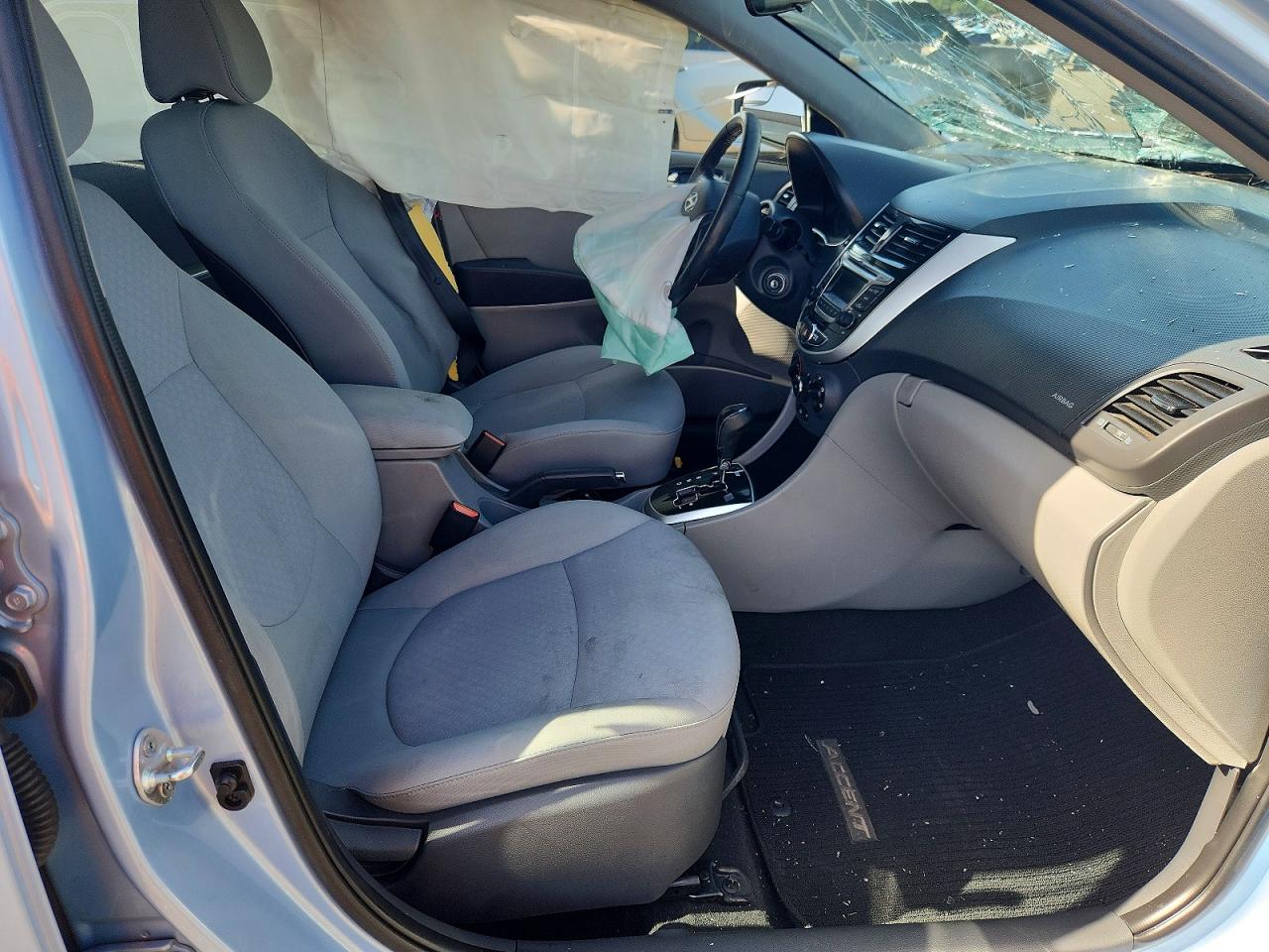 2014 Hyundai Accent Se Blue vin: KMHCU5AE2EU151443