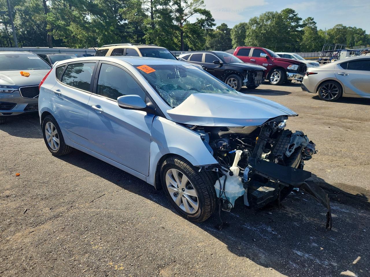 2014 Hyundai Accent Se Blue vin: KMHCU5AE2EU151443