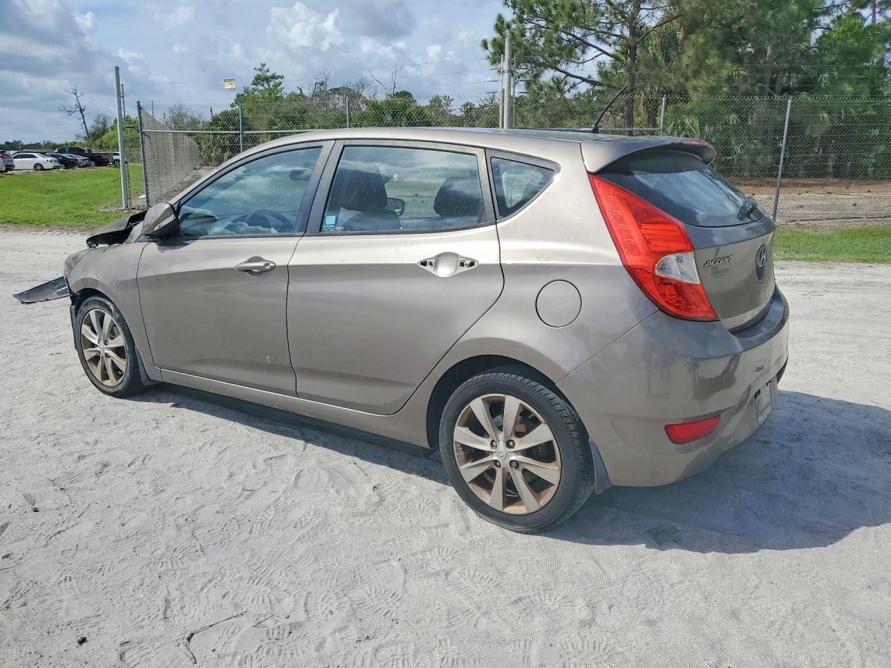 2014 Hyundai Accent Se Gray vin: KMHCU5AE2EU162149