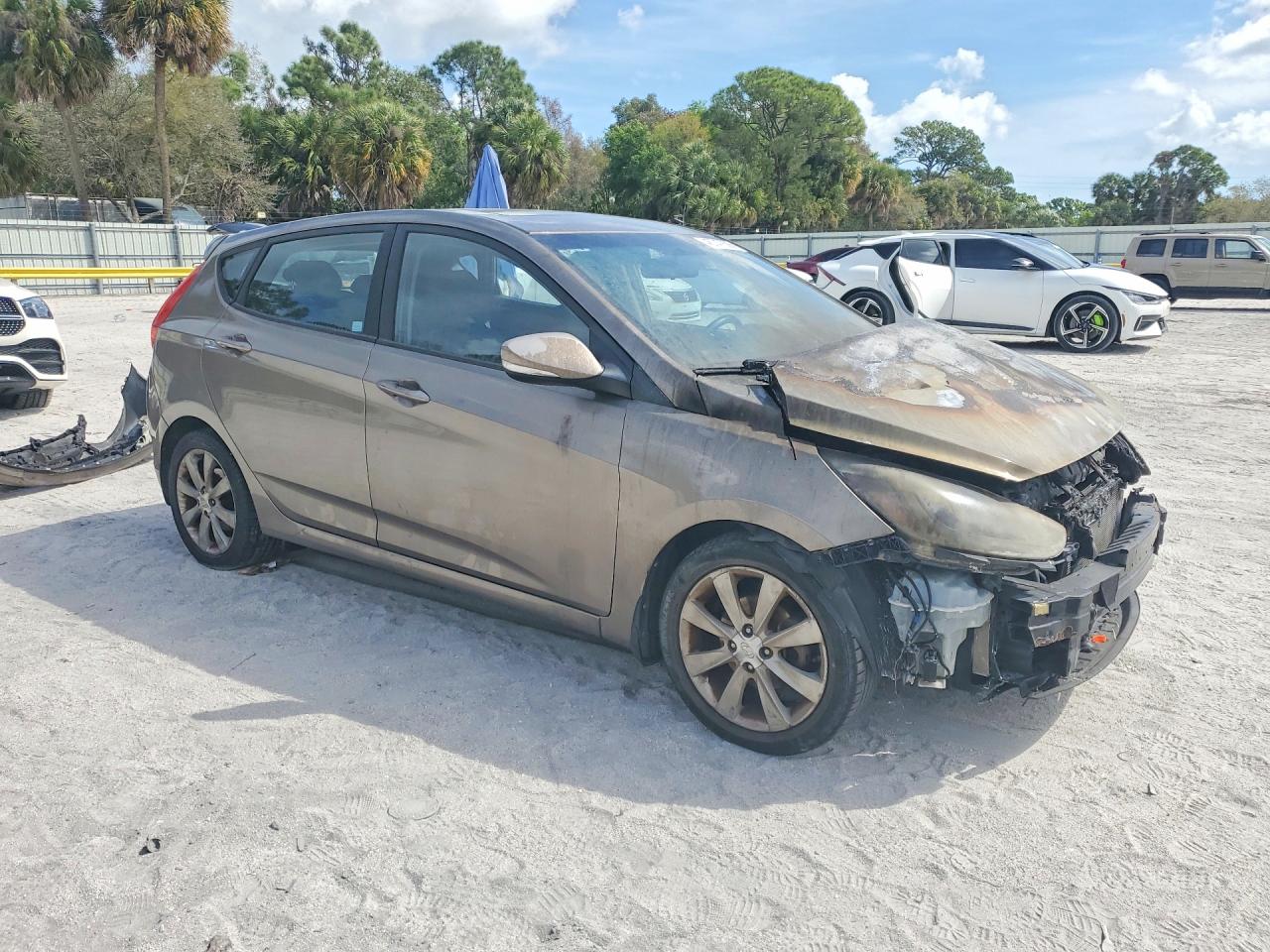 2014 Hyundai Accent Se Gray vin: KMHCU5AE2EU162149