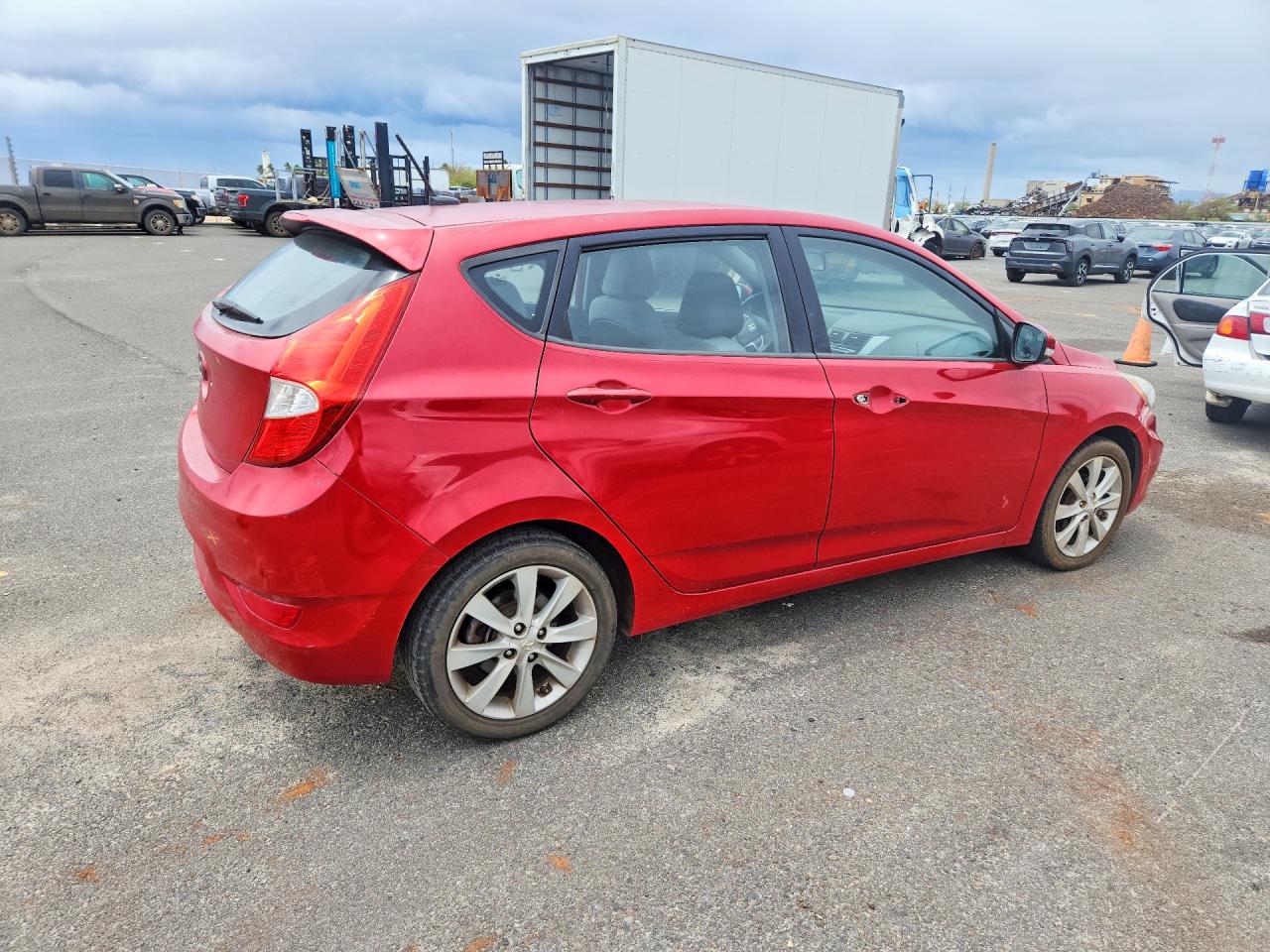 2013 Hyundai Accent Se Red vin: KMHCU5AE3DU078596