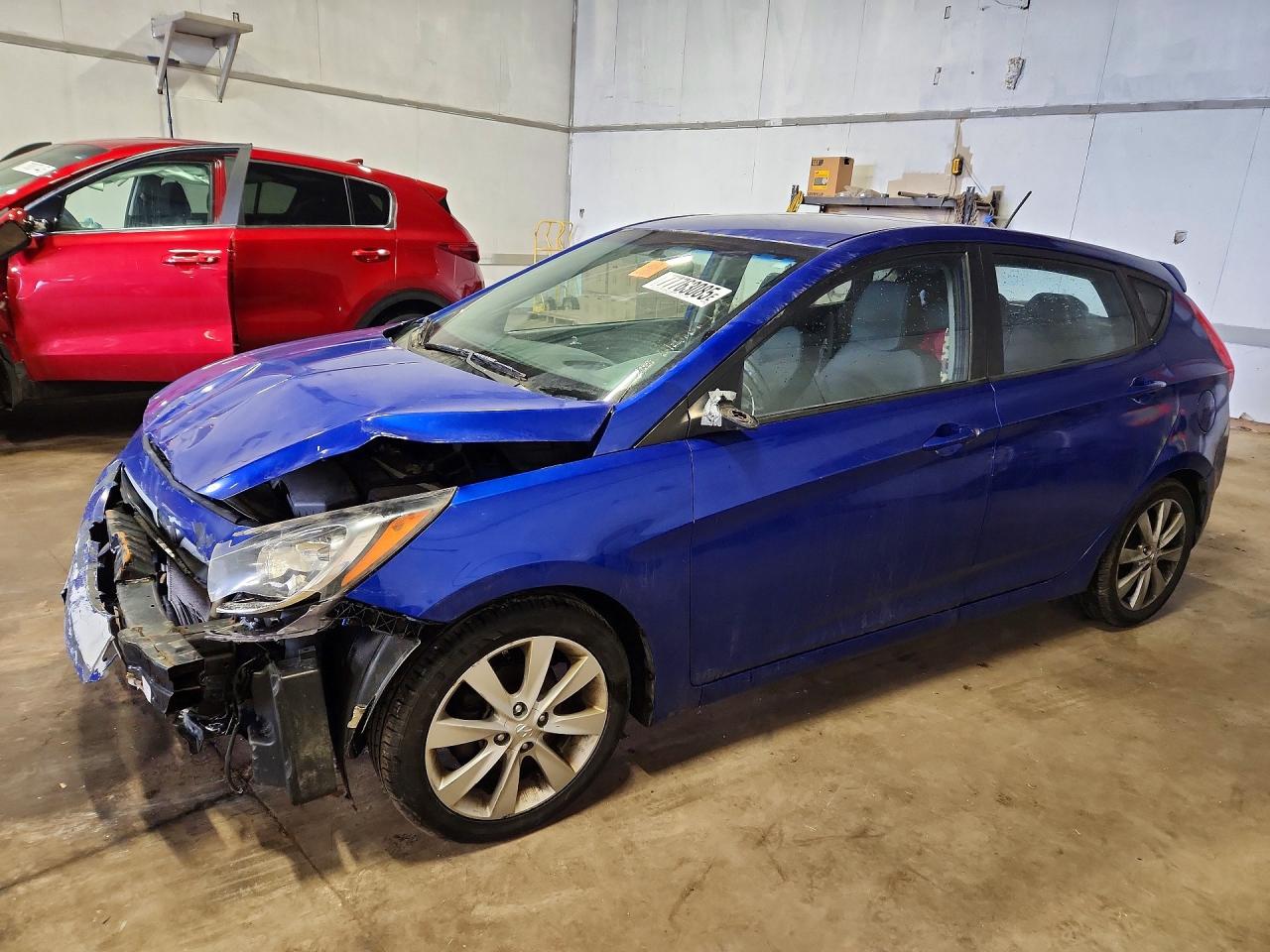 2013 Hyundai Accent Gls Blue vin: KMHCU5AE3DU084978