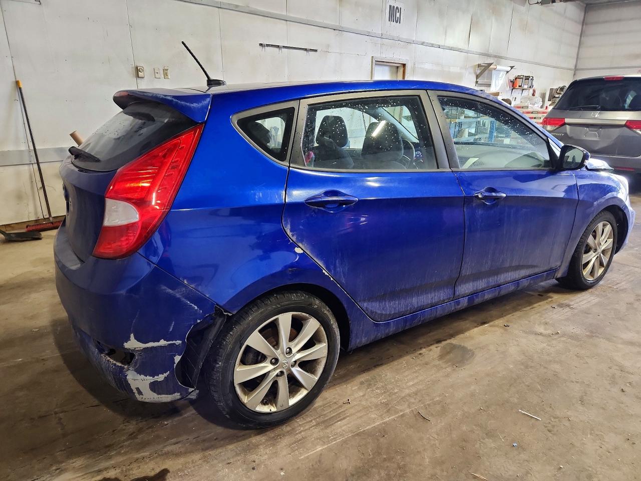 2013 Hyundai Accent Gls Blue vin: KMHCU5AE3DU084978