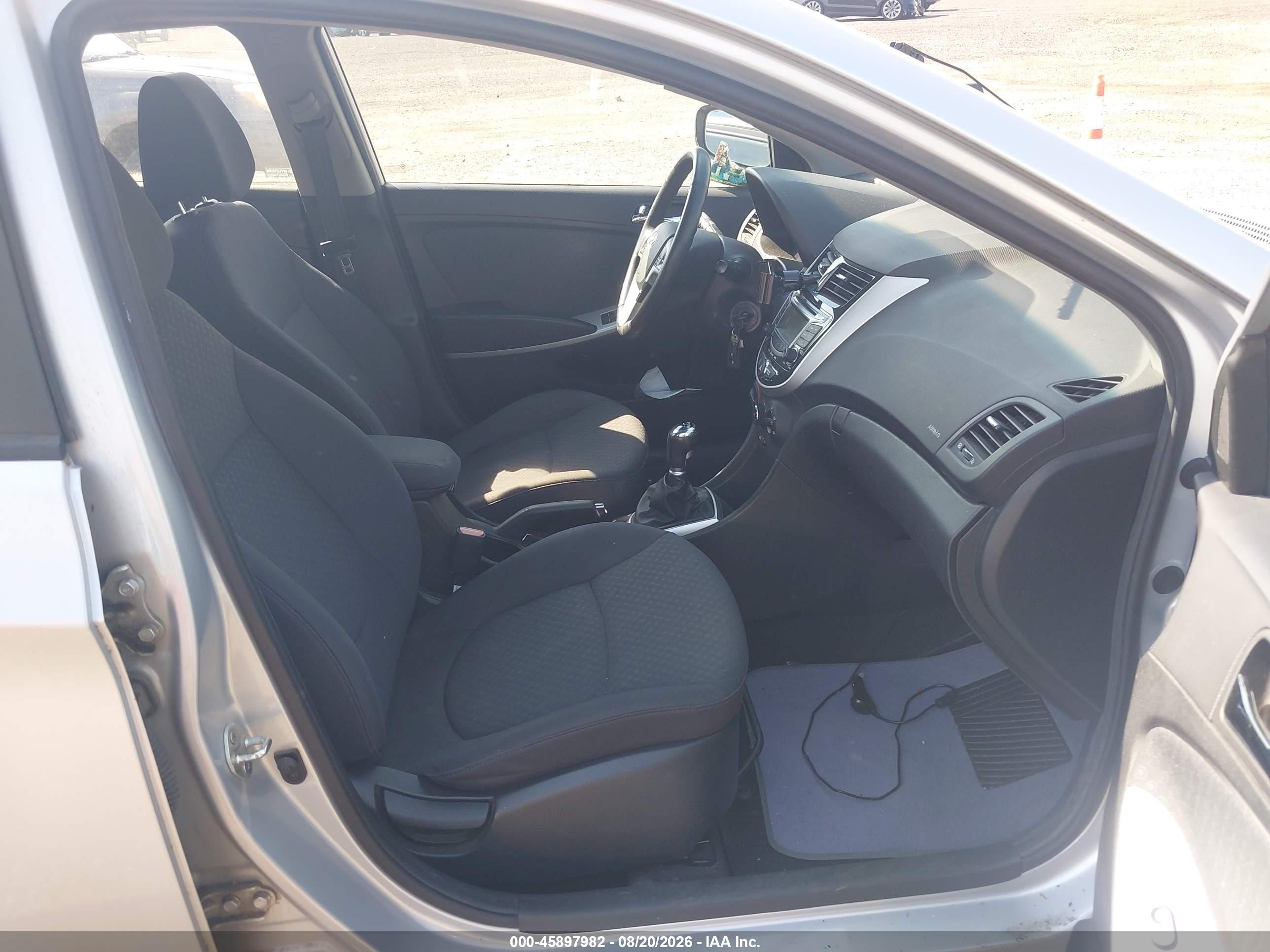 2013 Hyundai Accent Se Silver vin: KMHCU5AE3DU092899