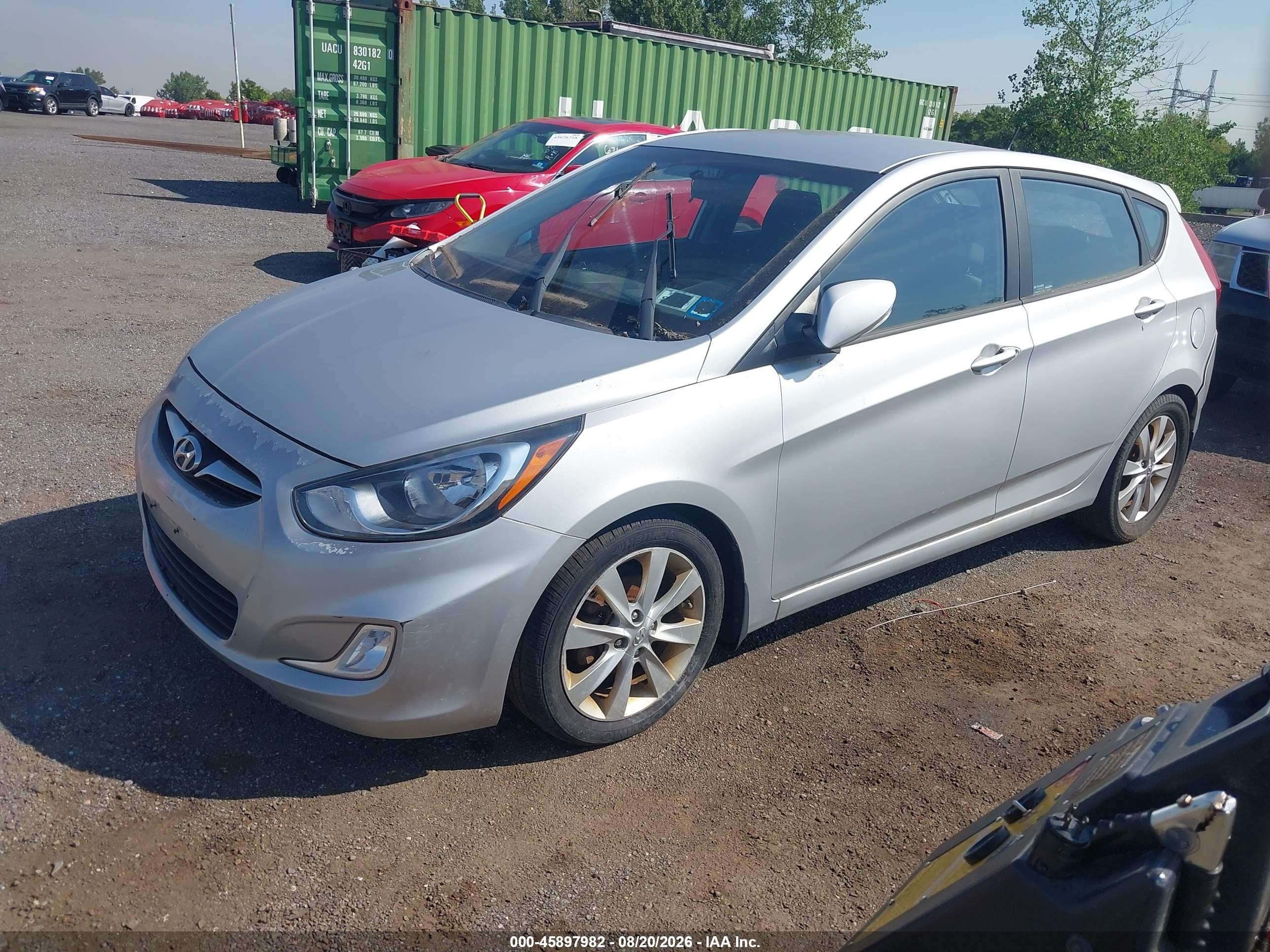2013 Hyundai Accent Se Silver vin: KMHCU5AE3DU092899