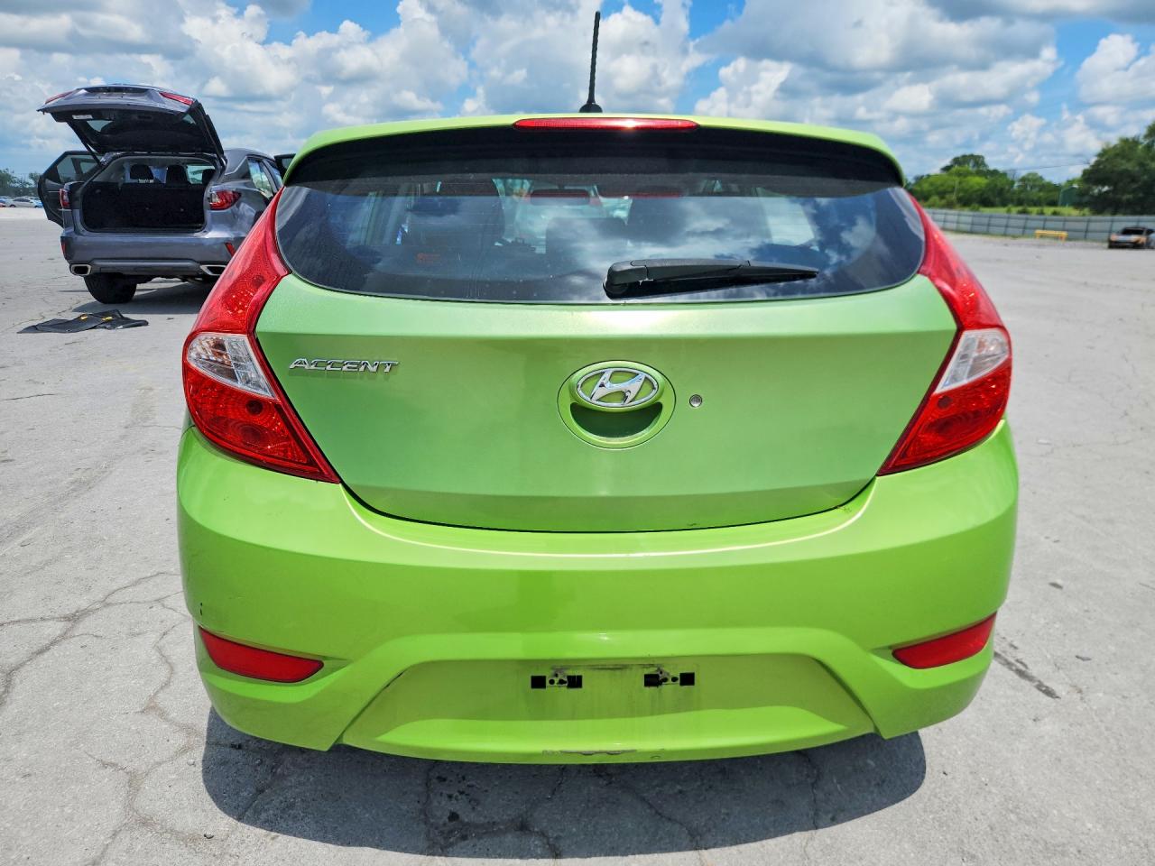 2013 Hyundai Accent Se Green vin: KMHCU5AE3DU119826